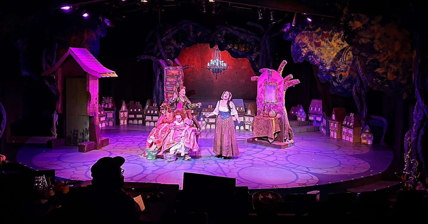 A sneak peak of R+H Cinderella @sierrarep before we open on Saturday!!
#fairytale #fairytaleforest #cinderella #scenography