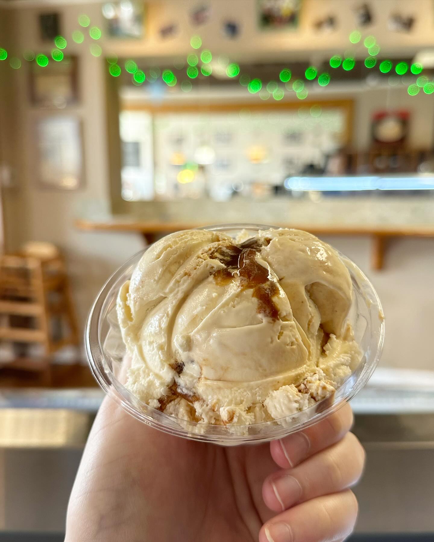 It’s not easy being green! Get your St. Paddy’s SPIRIT on with some Pistachio or Bailey’s Irish ice cream! ☘️🇮🇪🍦