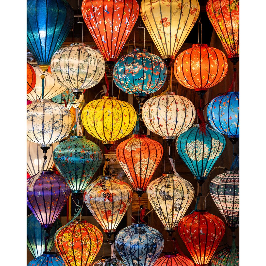 For the love of lanterns.
.
.
.
.
#vietnam2023 #travelvietnam #thisisvietnam #lovevietnam #explorevietnam #vietnam #lanternsvietnam #travelvietnam #thisisvietnam #streetlanterns #streetphotographer #travelphoto #travelphotos #vietnamtravel #onlinestore #printsonline #digitalprints #hoian #hoianlanterns #hoianancienttown #hoiantravel