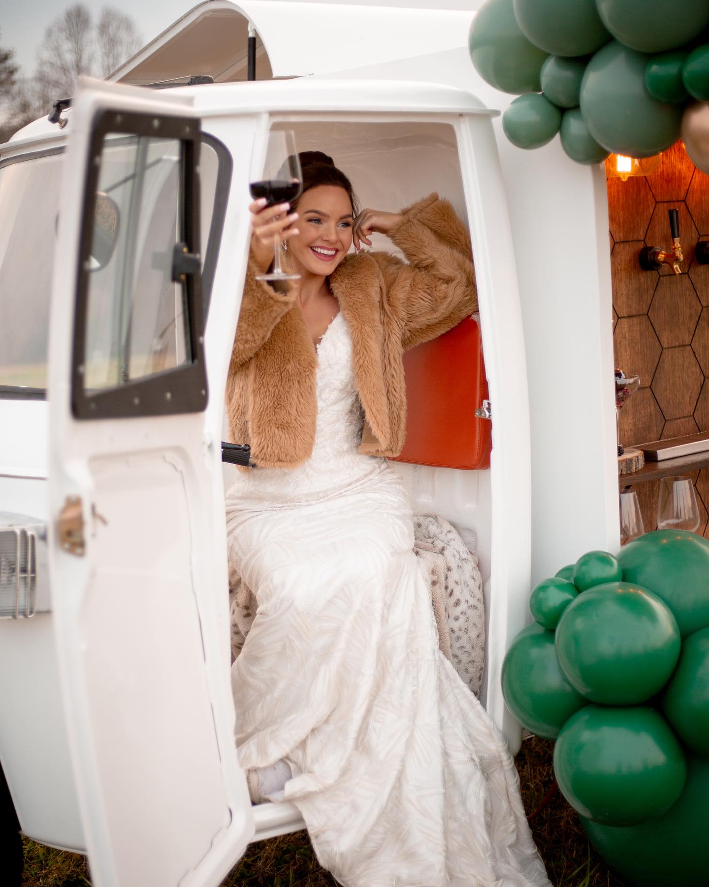 Cheers to one bridal show down! Miss me and still want to connect? Come visit me at @eventsatjudsonmill on February 10th from 12-4!
📸 Look at the event details here: https://www.eventbrite.com/e/the-ultimate-wedding-show-bash-presented-by-my-wedding-group-tickets-792530238277?aff=oddtdtcreator
#bridalshow #weddings #weddingshow #ultimateweddingbash #greenvillesc #yeahthatgreenville #gvltoday #photographer #greenvillescphotographer #weddingphotographer