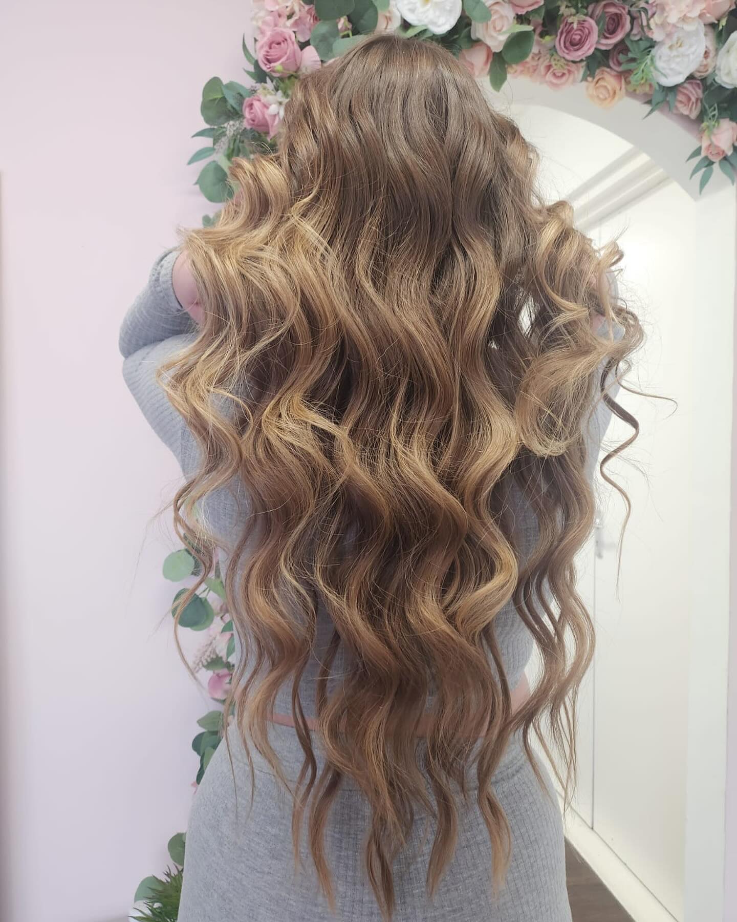 🎀 HAIR HAIR HAIR 🎀
We have TWO new fabulous hair stylists at Aurora -
@oh_orsbornhair & @blackshawshairdesign who have both been in the industry for over 25 years.
Gary & Claire both have some availability for new clients as well bringing their own loyal clients to Aurora 💖 a perfect addition to our team, especially if you need a colour & cut between your hair extension appointments with our @wildflower_hair_educator
#hair #hairstylist #hairdressing #hairtransformation #hairextensions #hairstylistfleet