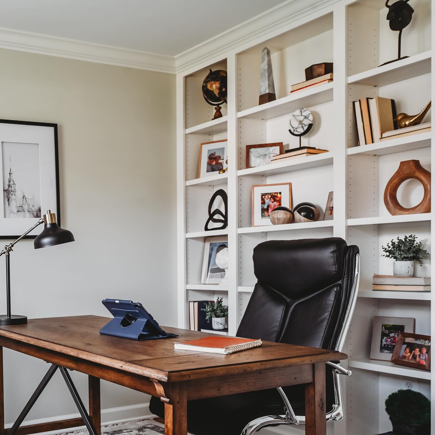 Here’s a little #millworkmonday to start out your week and a sneak peek of the final office design which I haven’t shared before. I designed this built-in for my clients office, which used to be their old dining room. Swipe to see the progress pics.
I also just received a preview from the photo shoot last week and can’t wait to share the final results!
Design | @hillhousedesignmd
Photo | @brittanydunbarphotography
#beforeandafter #officebuiltin #bookshelfdecor #bookshelfstyling #officedesign #baltimoreinteriordesign #millworkdesign #custombuiltins