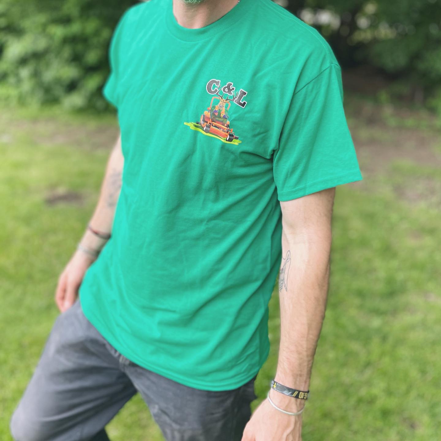 When you wear your brand, you boost your business! @candlfamilylawncare excited to see your business keep flourishing! #congregationapparel #screenprinting #embroidery #business #lawncare