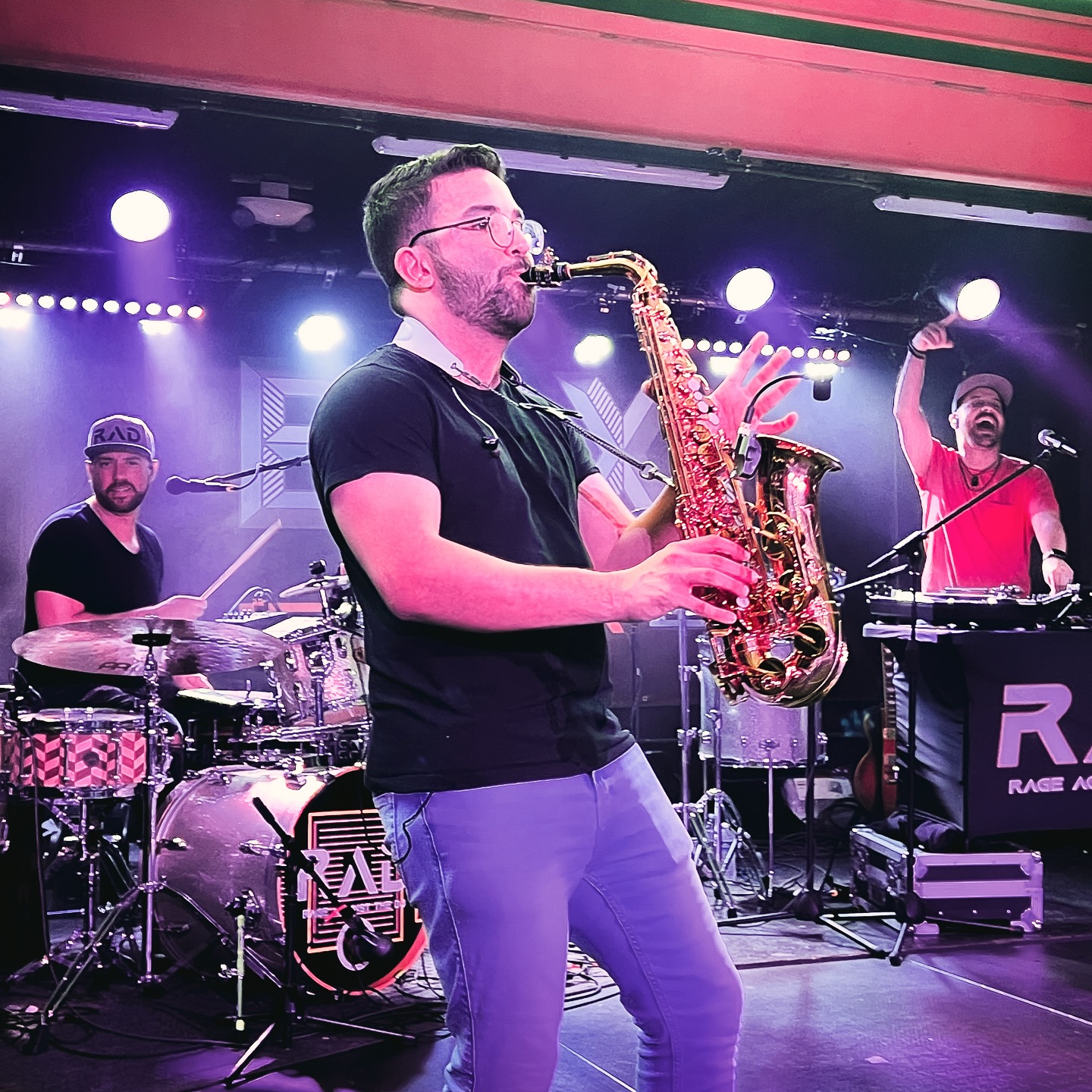 We had a blast this past weekend 🤘🏻 It’s always a great time with you guys at @boxiparklakenona! Cheers to a new week ahead 🍻
📷: @greatkatebrown