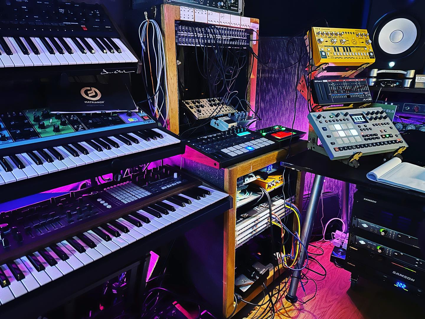 One corner of The Vision Field Music Studio ;)
Patchbays, drum machines, synths and preamps...
..
🎶 👽 we also have music on the way stay tuned….
#musicstudio #musicstudios #patchbay #redco #ob6 #moog #davesmithinstruments #davesmith #radial #elektron #roland #synths #synthstagram #drummachines #chandler #empiricallabs #analog #uad #universalaudio #losangelesmusic #losangelesmusicians #producer #arturia #polybrute #tempest #tb3 #303 #redcopatchbay #sequential @arturia_official @moogsynthesizers @weareelektron @telefunken_mics @chandlerlimited @yamahasynths_official @empiricallabs @teletronix @rolandglobal @radialeng @sequential_llc @uaudio