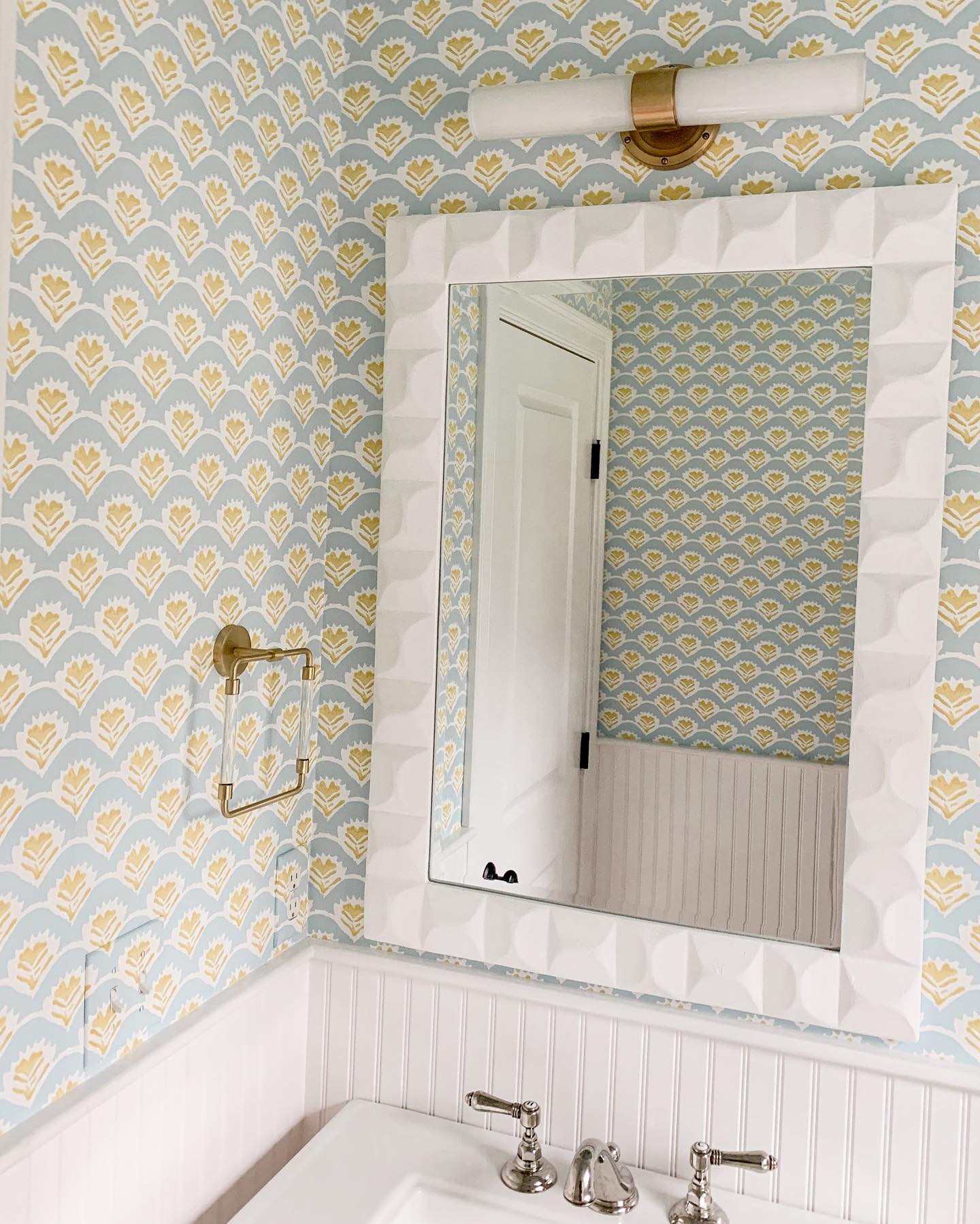 ✨Starting the week off with a powder room refresh! We worked with our client to find the perfect mirror and lighting to update the space and are absolutely in love with the results! There some other exciting updates coming to other spaces and we love how it’s coming together.
✨Working with a designer on a small project is a great way to build a relationship for a bigger project down the road. If you’ve got a project or design challenge we’d love to help, head over to our website to get in touch.
#hillhousedesignmd