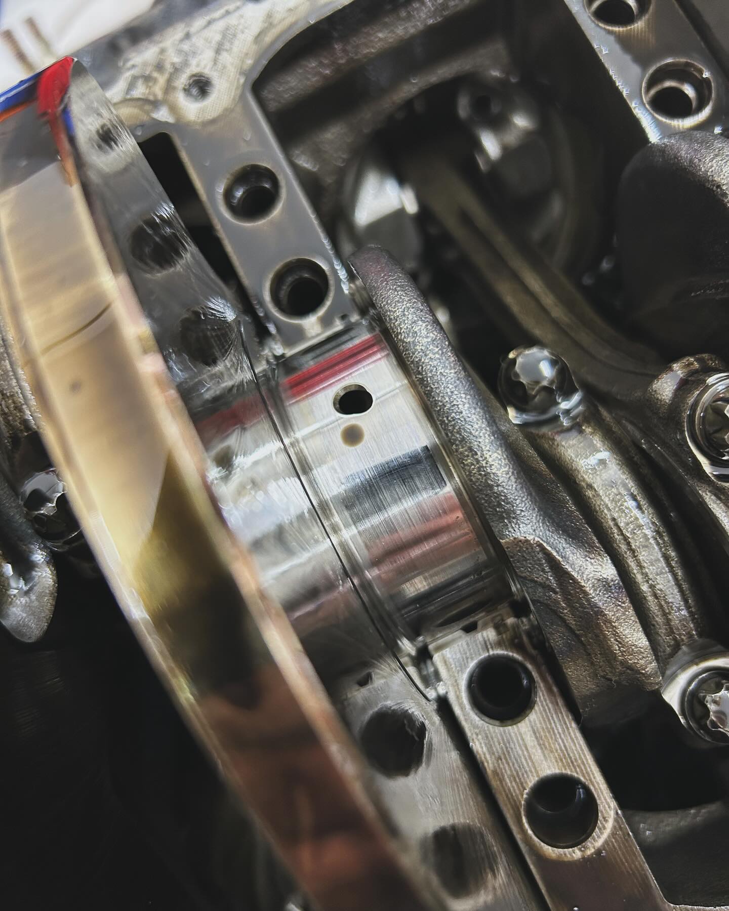 Nějak se roztrhl pytel s chycenýma 3.0 Tdi a 3.0 BITDI 🤷♂️
Vše nad 300 tis KM…
Auta dojela pouze na rozvody, při vyndání olejového filtru vytékal třpitící se olej.
#audi #engine #repair #motor #tdi #v6 #quattro #snow #rebuild #czech #czechrepublic #instagram #instaphoto #job