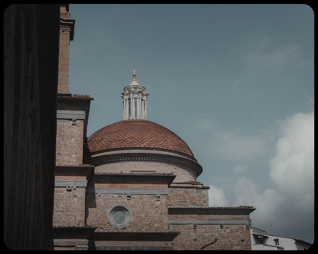 Posting the last of my photos from last month’s amazing visit to Florence, Italy! 📸✨ So many beautiful memories and stunning scenes captured. Can’t wait for the next adventure! #Florence #Italy #TravelPhotography #Wanderlust #TravelGram #PhotographyLovers #ExploreItaly #Cityscape #TravelDiaries #ShotOnCanon #BeautifulDestinations #AdventureAwaits #CultureTrip #LastButNotLeast #PhotoDump #CultureTrip #canonr5 #canonphotography