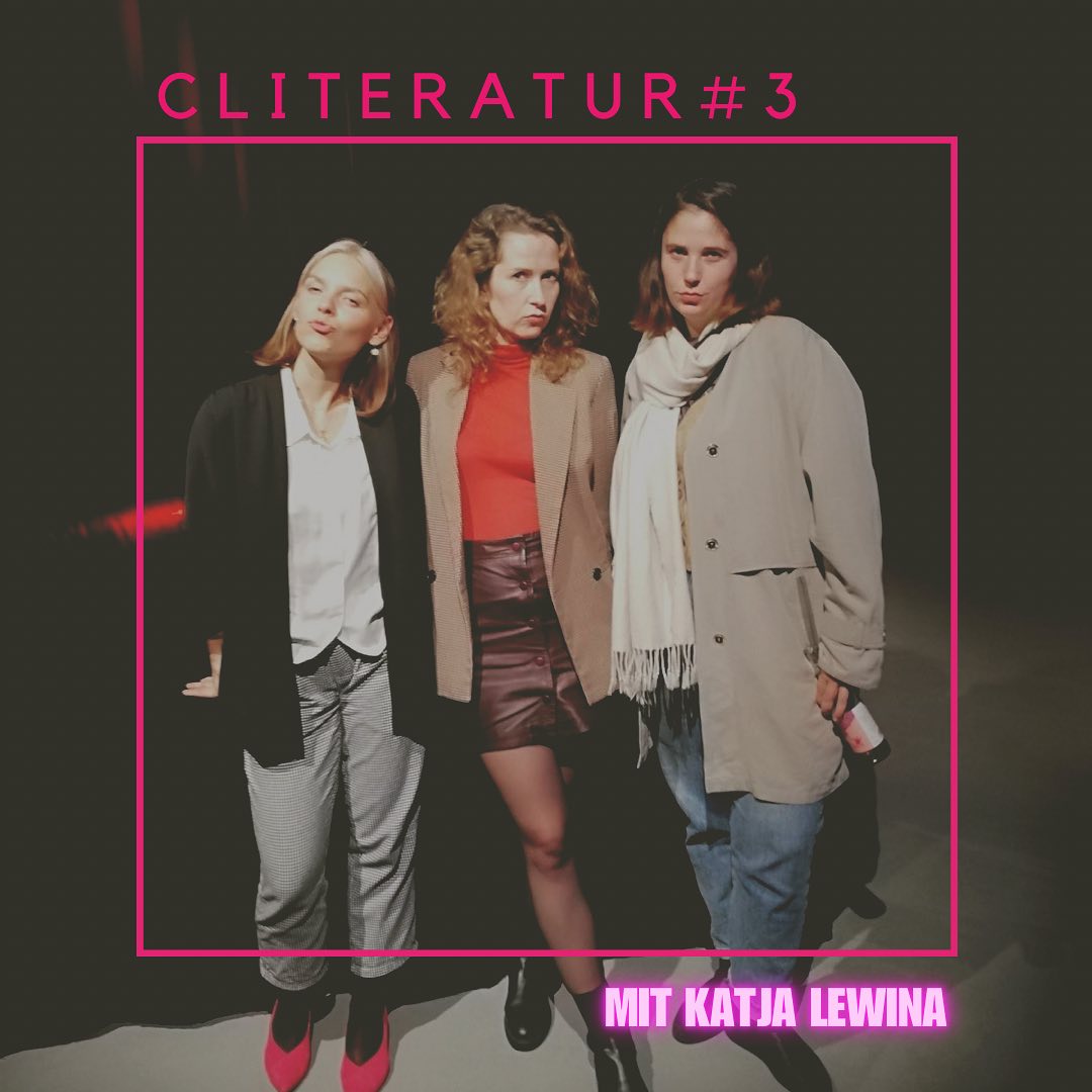 DUCKFACE FÜR CLITERATUR #3 @katja_lewina @ewerkfreiburg @artikfreiburg
Danke liebe Katja für dein Buch #ex @dumontbuchverlag 💗 Gestern Abend haben wir über Herzschmerz (metaphorisch und literally) / über keine guten Vorbilder, wenn es um Trennungen geht / über internalisierte Glaubenssätze und psychologische Muster, die uns seit der Kindheit begleiten / über Polyamorie und Botoxunfälle gesprochen😛😛😛😛Und eine Antwort auf die wohl dringlichste Frage ever gesucht, wenn es um Beziehungen geht: WARUM VERLIEBEN WIR UNS IMMER WIEDER IN DIE FALSCHE PERSON?! Wer das wissen will, sollte Katjas Buch lesen, denn dort versucht sie sich an all diesen Themen und an noch soviel mehr... Ich sag nur: Grüne Witwe 💚🥂😛 Stay tuned bis zur nächsten CLITERATUR-Veranstaltung im neuen Jahr & lest bis dahin Katjas Bücher 😘 #bühnefürcliteratur #ex #trennung #liebe #sechs #offeneehe #herzschmerz #moderation #lesung #freiburg pic & styling @mumukry