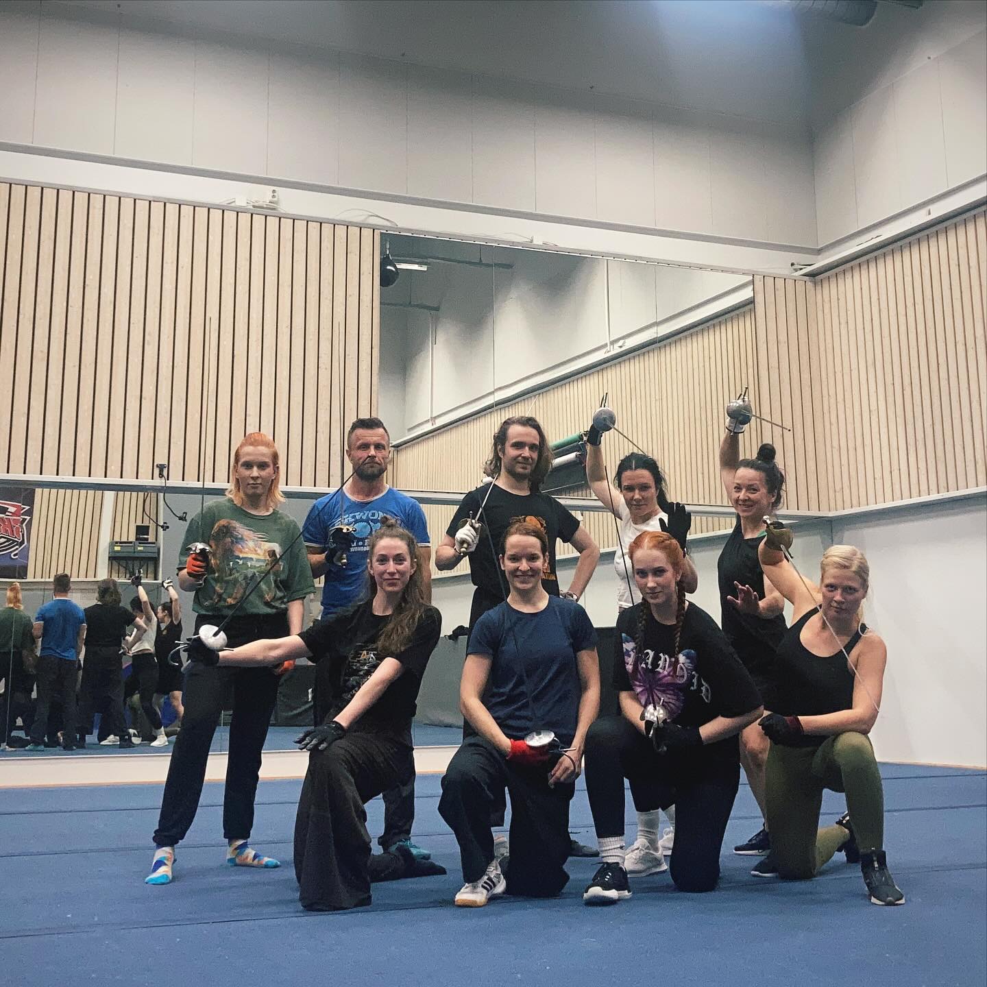 Weekly training started this autumn with single sword. We are so grateful to the dedicated bunch of students who continue their training for the fourth season already and to the new ones, who joined us only this fall! It’s a pleasure working with you guys!
Weekly classes are taught by @nordicstagefight society’s teachers in training, supervised by their mentors.
Single sword taught by @arvojean and @anastasiatrizna_asya
#stagecombat #dramaticcombatfinland #nordicstagefightsociety #stagefight #weeklyclasses