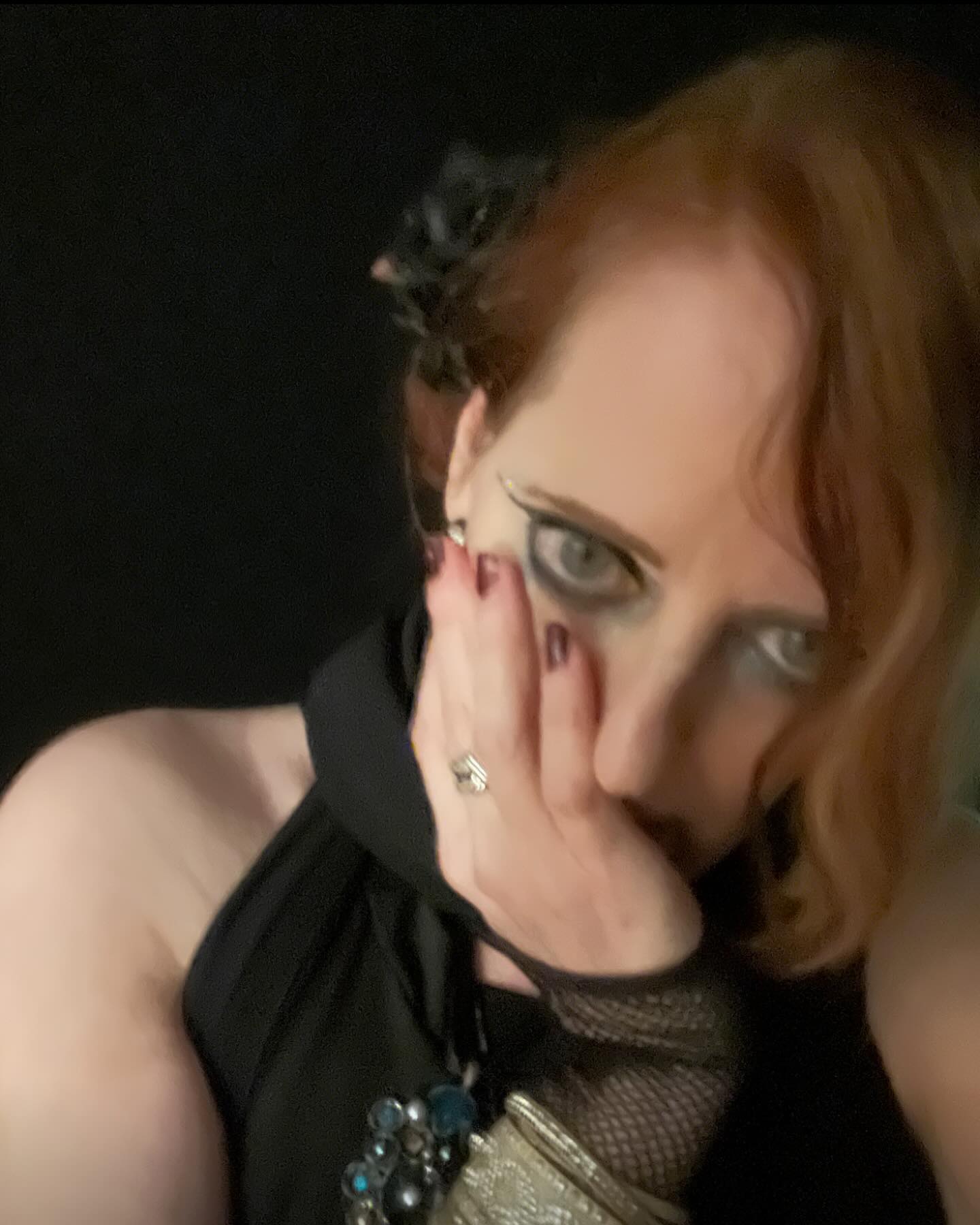 First market performance of the year! This #sunday 4/7 I’ll be @outersunsetfarmersmarket bright and early - 9am! Come on out and say hi! #sunset #outersunset #farmersmarket #sanfrancisco #indie #music #solo #rocknroll