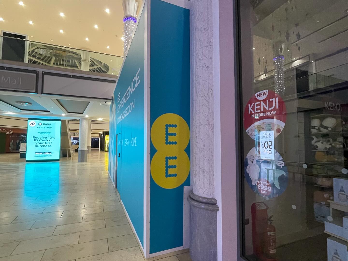 New EE store hoarding, Metrocentre #graphics #signs #signage #retailsignage #retailsigns #installation #installs #metrocentre