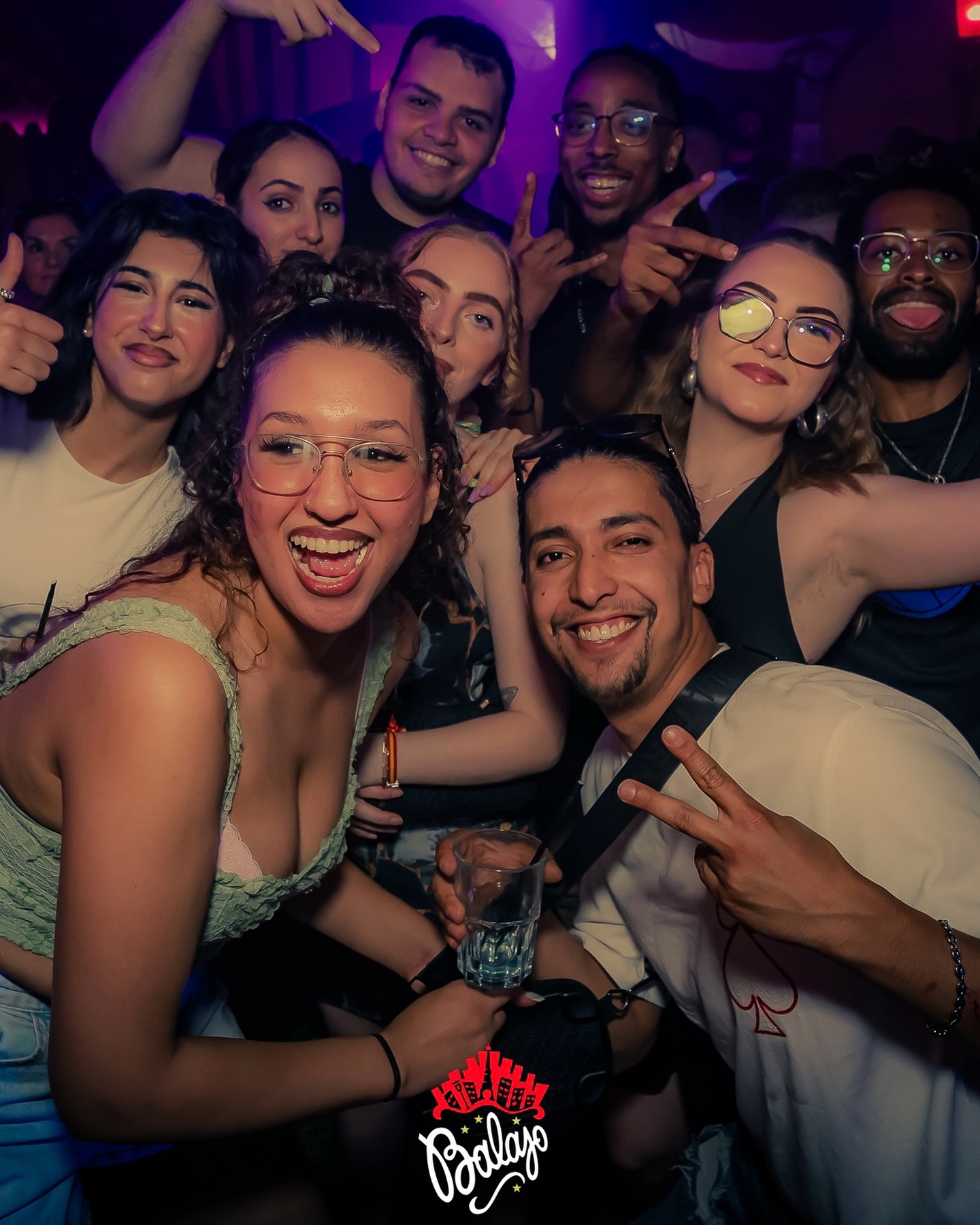 samedi soir au @balajo.paris . Samedi 03 Août 2024𫶠Hosted by @hustleandflow.exp Line up by @paulkeranne Show Mic @mc_loce_official
Pictures et movies by @wls_photographie
Performance @allstarandmore
Retrouver toutes les photos sur le site internet .www.hustleandflow.fr
#parisbynight #nightclub #paris #nightclub #musique #smile #love #style #music #girl