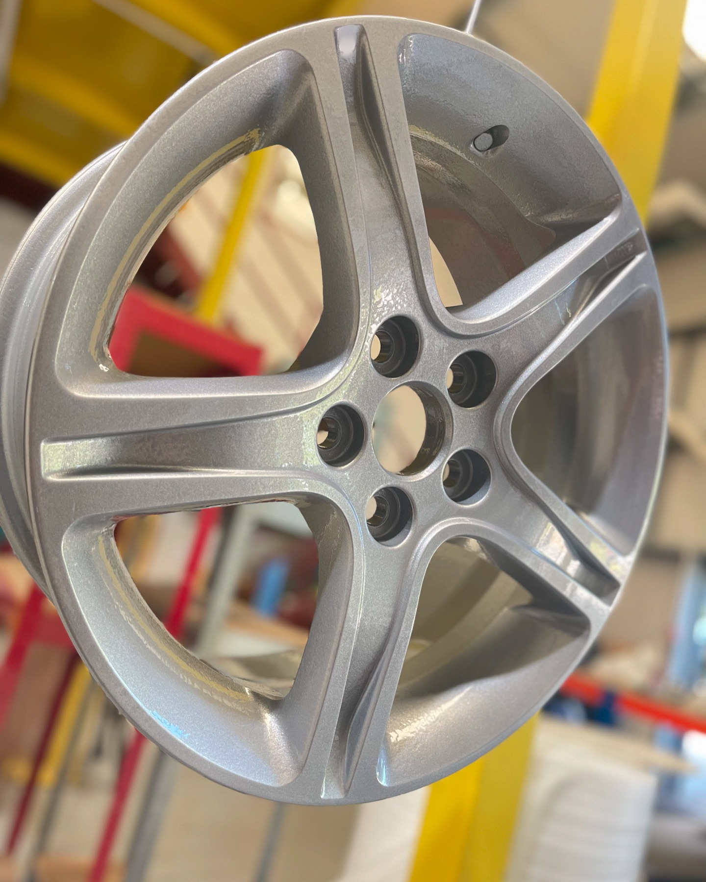 How about this for a Transformation Tuesday?!
These wheels came in to us looking a little sorry for themselves, or should I say looking like they’d been rescued from deep sea…
A little (I tell a lie, a lot) of prep work later and some beautiful silver powder coat and they’re looking brand new again ✨✨
Hopefully the customer is as happy as we are…
If you need a quote or just want to see what we’re all about please pop in and see us or send me an email on harrison@acpowdercoatings.co.uk
#powdercoating #wheels #transformation #jdm