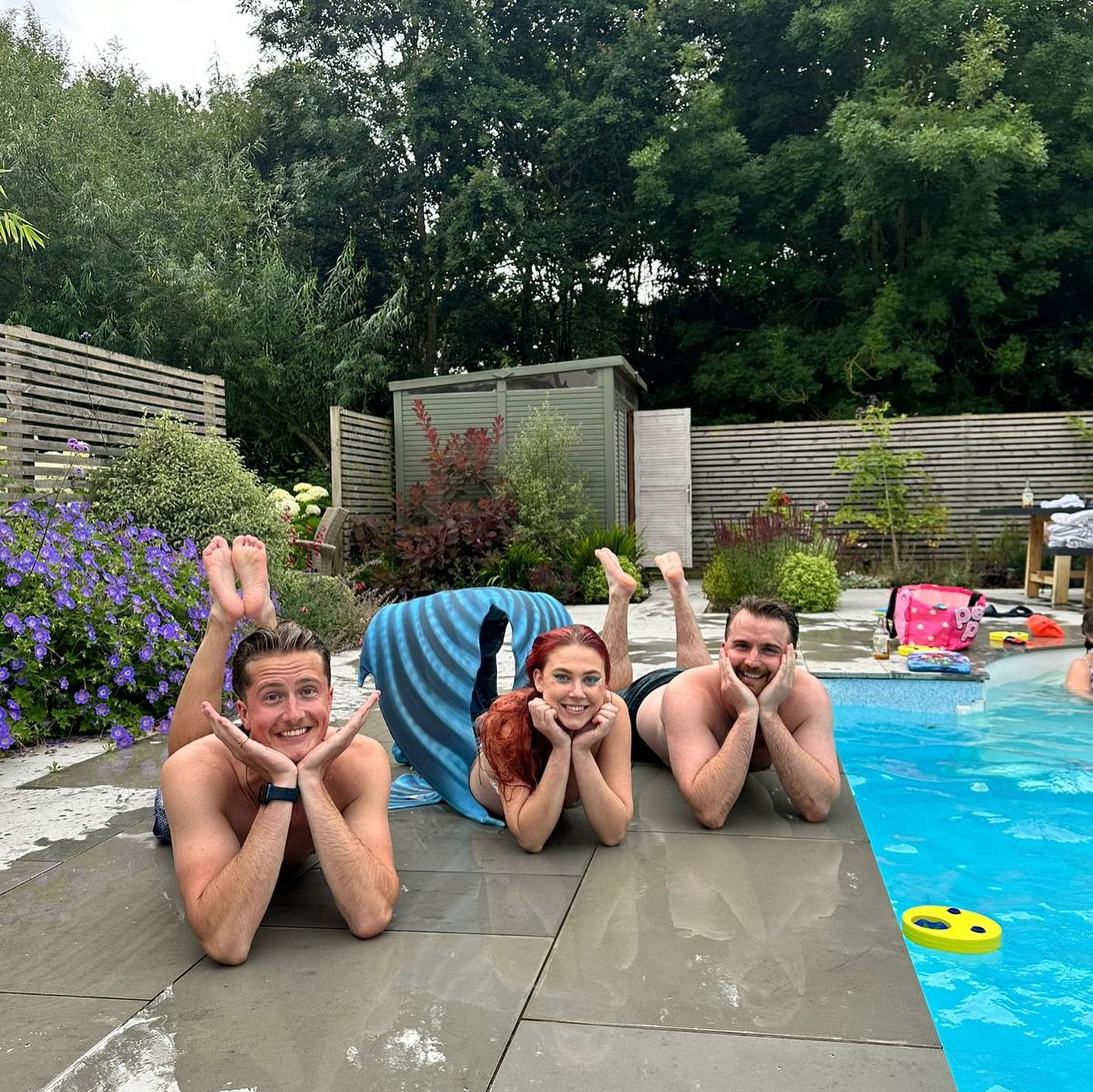 We love it when all the family join in, makes it even more exciting for the little ones AND the mermaids!!! 🧜♀️
Just check out this amazing duo giving us serious merman 🧜♂️ vibes!
If you’d like a mermaid 🧜♀️ at your party, email us on parties@hireamermaid.co.uk today!