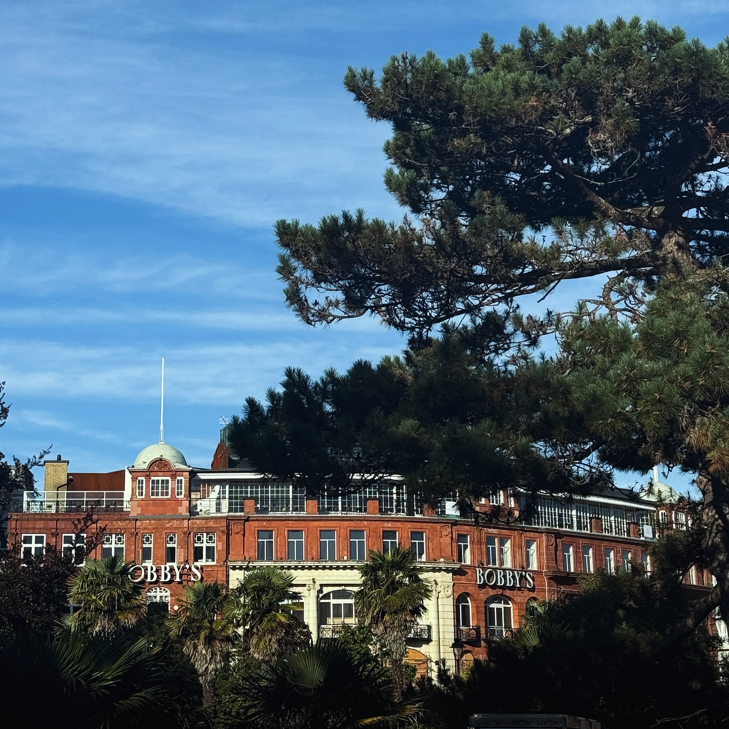 Bobby’s is soaking up the final rays of summer sunshine! ☀️ We hope you had a chance to enjoy some sunshine and warmth wherever you are today. #bobbysbournemouth