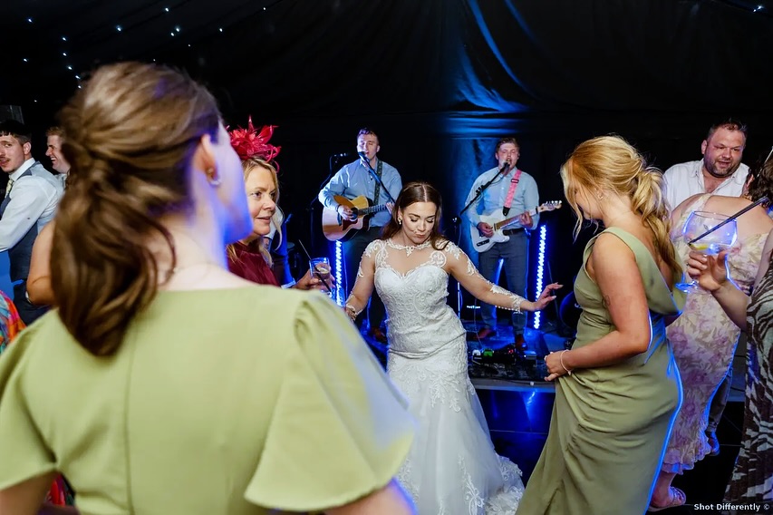 Sometimes we forget how cool our job actually is- we get to play upbeat music and entertain people on one of the best and most special days of their life! These photos from a wedding a few months back really do capture the atmosphere during our evening reception performances! Book us for your wedding now to get your family and friends on the dance-floor, and keep them there until the end of the night!💃