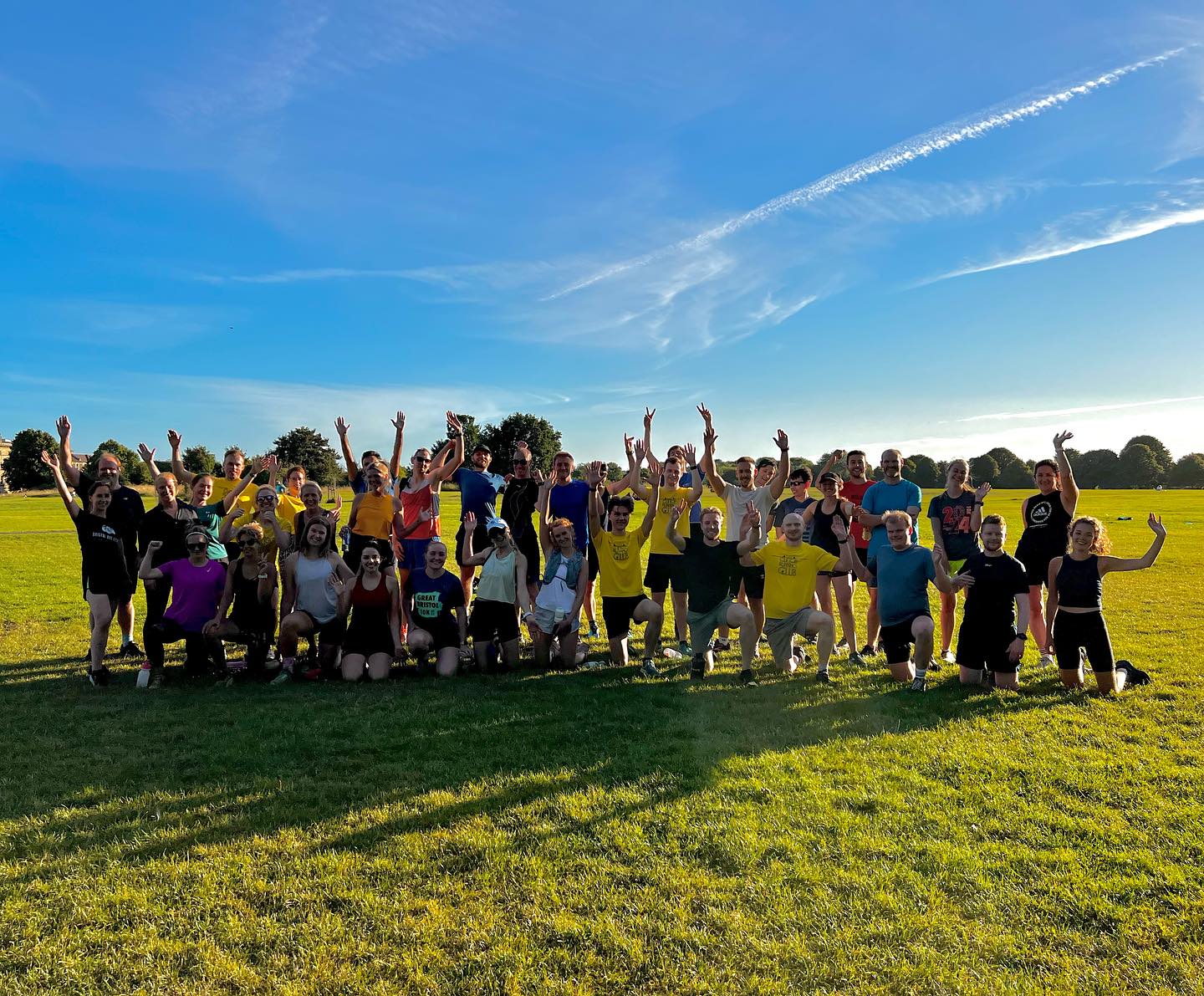 Throwing shapes in the sunshine after a toughie 😎🙌💛 #WinningTogether