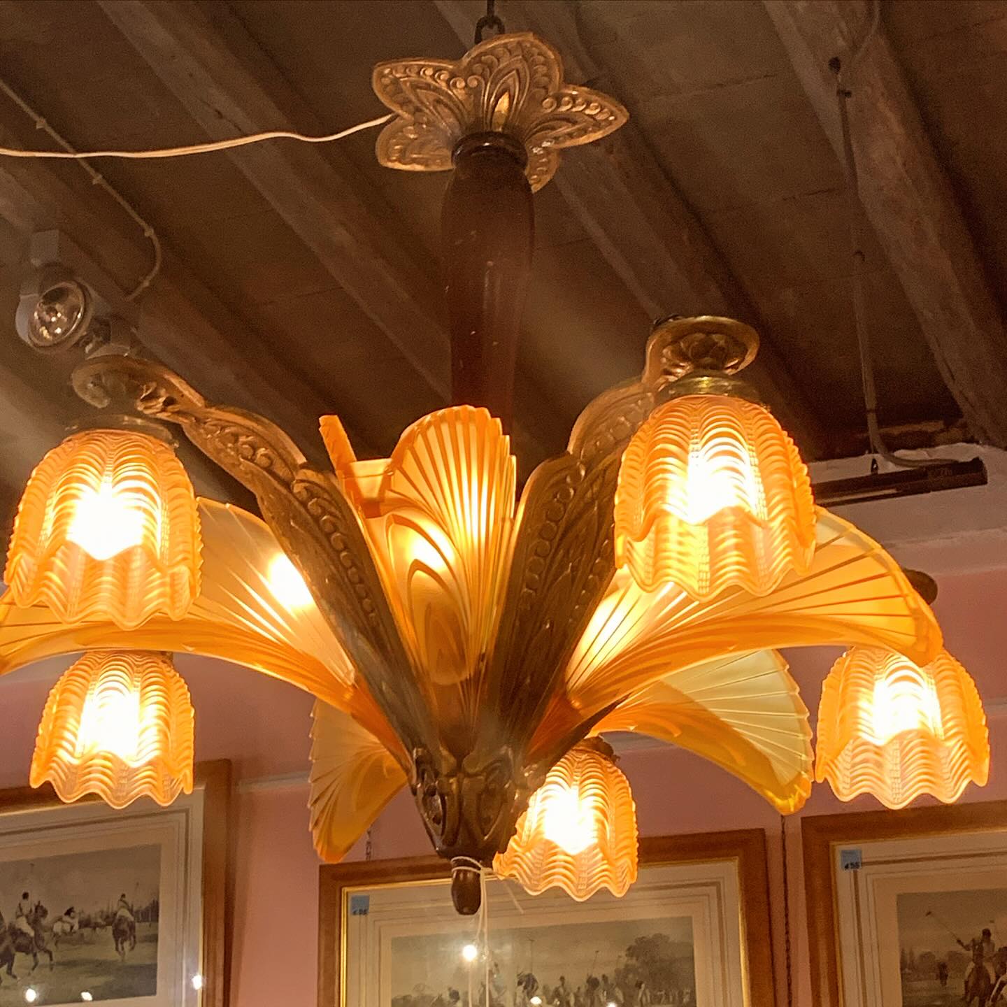 Prachtige Art Deco luster getekend BELGE #koetshuisantiek #koetshuis81 #antiek #antiques #brocante #vintage #antwerp #antwerpen #kloosterstraat_antwerpen #kloosterstraat81 #artdeco #artdecostyle #artdecodesign #interiordesign #interieurinspiratie #interieur #wooninspiratie #woonaccessoires #woontrends #forsale #tekoop