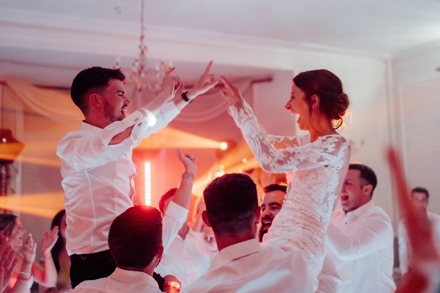 Does life get much better than this? 😍🥳
@clemstevensphotography 📸
@eastingtonpark 💒
#wedding #weddingparty #weddingdj #brideandgroom #confetti #eastingtonpark