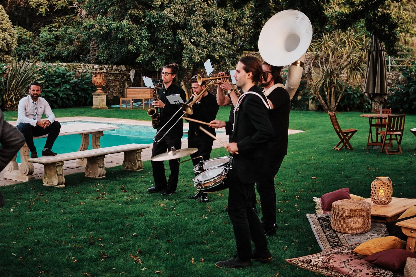 Parties by the pool 👌
.
.
.
#TheLondonStrollers #RoamingBand #LondonRoamingBand #BrassBand #StrollingBand #AcousticBand #InternationalPartyBand #LuxuryWedding #InternationalBand #London #EventProf #WeddingPlanner #LondonBrassBand