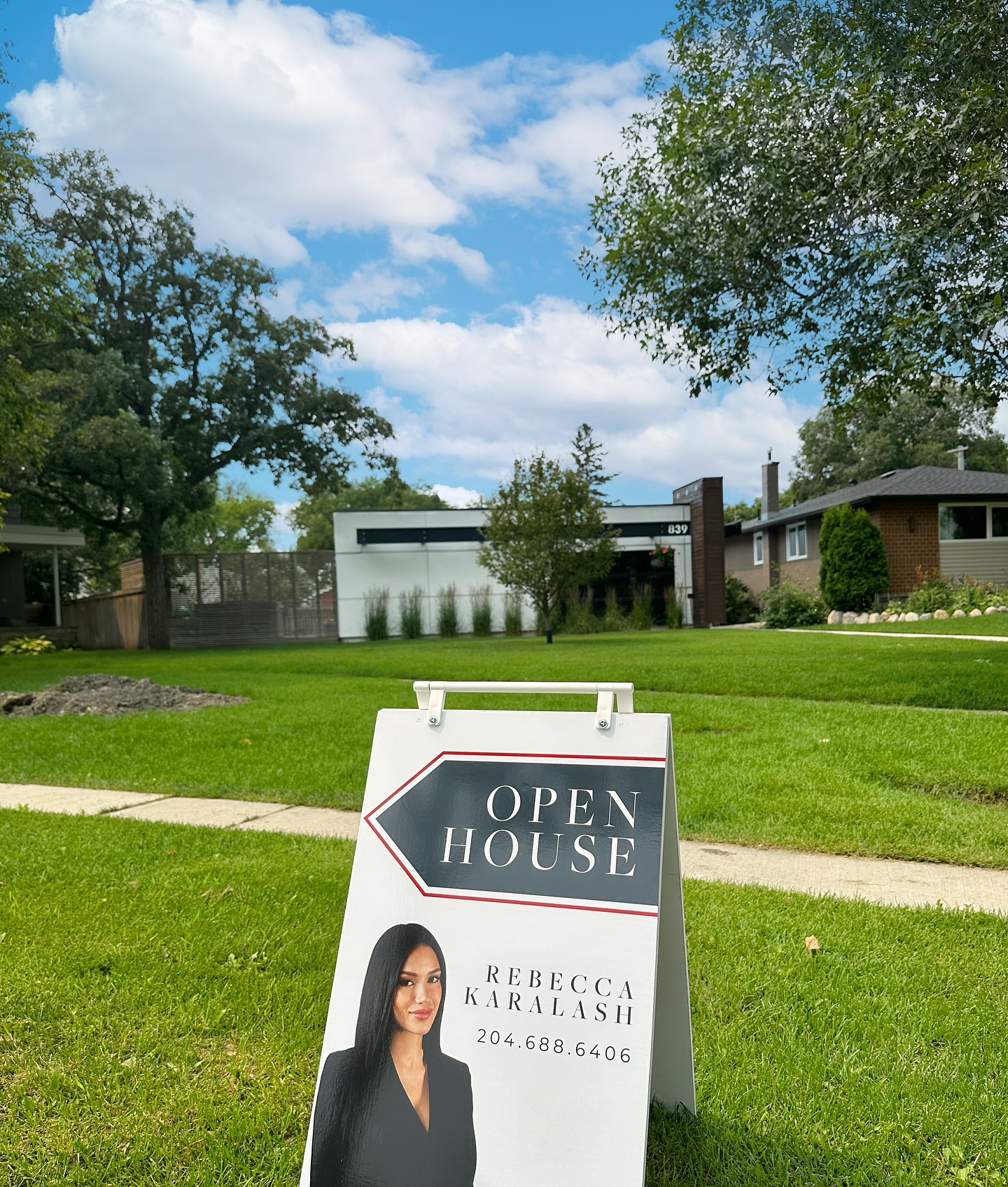 🏡 The importance of directional signs is often overlooked. While exact stats can be hard to come by, industry insights reveal that homes with effective signage tend to attract more foot traffic—especially during open houses. 🌟 In fact, about 9% of buyers discover their dream home thanks to outdoor signage. In a competitive market, visibility is everything.
Directional signs do more than just guide prospective buyers to your door! They offer:
▫️Neighborhood Awareness - Neighbour’s love to chat about what’s happening on their street, and word can spread fast.
▫️Cost-Effective Marketing - It’s not just a sign—it’s a clear message that says, “This home is for sale!”
▫️Cater to the Low-Tech Crowd - We’ve all helped a loved one navigate their computer or phone. For those less comfortable with technology, directional signs make finding their next home easier.
Visibility matters 👀
Rebecca Karalash | Realtor®
📱 204-688-6406
🌍 www.rebeccakaralash.com
.
.
.
#winnipeg #winnipegrealtor #winnipegrealtor® #winnipegrealestate #realtor® #realestateagent #winnipegrealestateagent #homebuyingtips #firsttimehomebuyer #buyers #forsale