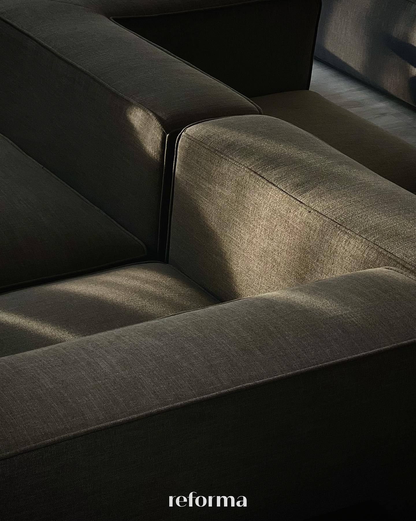 Our MODULO SEATING SERIES is designed to be island configuration ready. Whether you want a classic L-shape today and a back-to-back seating the next, refreshing your space is made easier and more exciting. Renew your perception of the essential at our Reforma Arnaiz Showroom:
📍REFORMA LIVING
2F La O’ Centre Building
1000 Arnaiz Ave. corner Makati Ave., Makati City, Metro Manila
Open MONDAY-FRIDAY 10am to 6pm
SATURDAY 10am to 4pm
📞 +63 2 8634 8742 (Landline)
📱 +63 917 107 2756 (Globe / Viber)
📧 welcome@reformaliving.com
www.ReformaLiving.com
.
#reformaph #reformaphilippines #ReformaLiving #reformafurniture #designphilippines #designerfurniture #furnituredesign #interiordesignph #architectureph
#modular