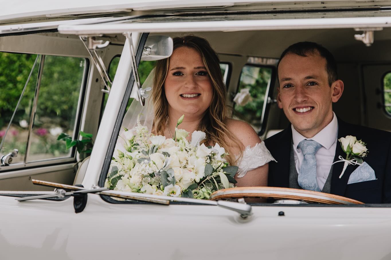 Radiant Roz on her special day. Capturing the magic of timeless professional bridal makeup đâ¨
Iâve been so lucky that so many of my brides have sent me their professional pictures recently, that I now have a glorious folder of photos in my inbox to share with you all over the coming weeks.
And Iâm happy to report that the @charlottetilbury âIn love with Oliviaâ and âDancefloor Princessâ lipstick shade obsession (worn by Roz combined) continues into 2024!
Venue @fitzleroi_barn
Photo credit @matthewjohnstonphotography
.
.
.
.
#sussexwedding #sussexweddingvenue #surreyweddings #surreyweddingvenue #sussexmakeupartist #surreymakeupartist #hampshiremakeupartist #bridalmakeup #sussexweddings #surreyweddingvendors #sussexweddingsuppliers #surreyweddingvendors #bridalmakeup #naturalbridalmakeup #weddingmakeup #bridalbeauty
