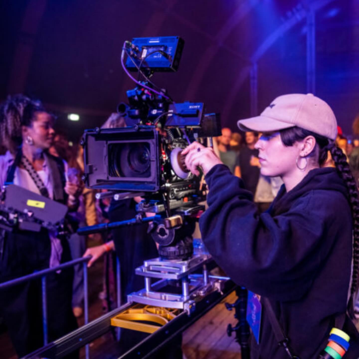 Check it out! Online article/ announcement by @marineterreinamsterdam about Studio HER and how we contribute to their mission by following ours 🔥 looking forward to many impactful collaborations!
📷✨ @jitskenap
#impact #femalefilmmakers #diversitymatters