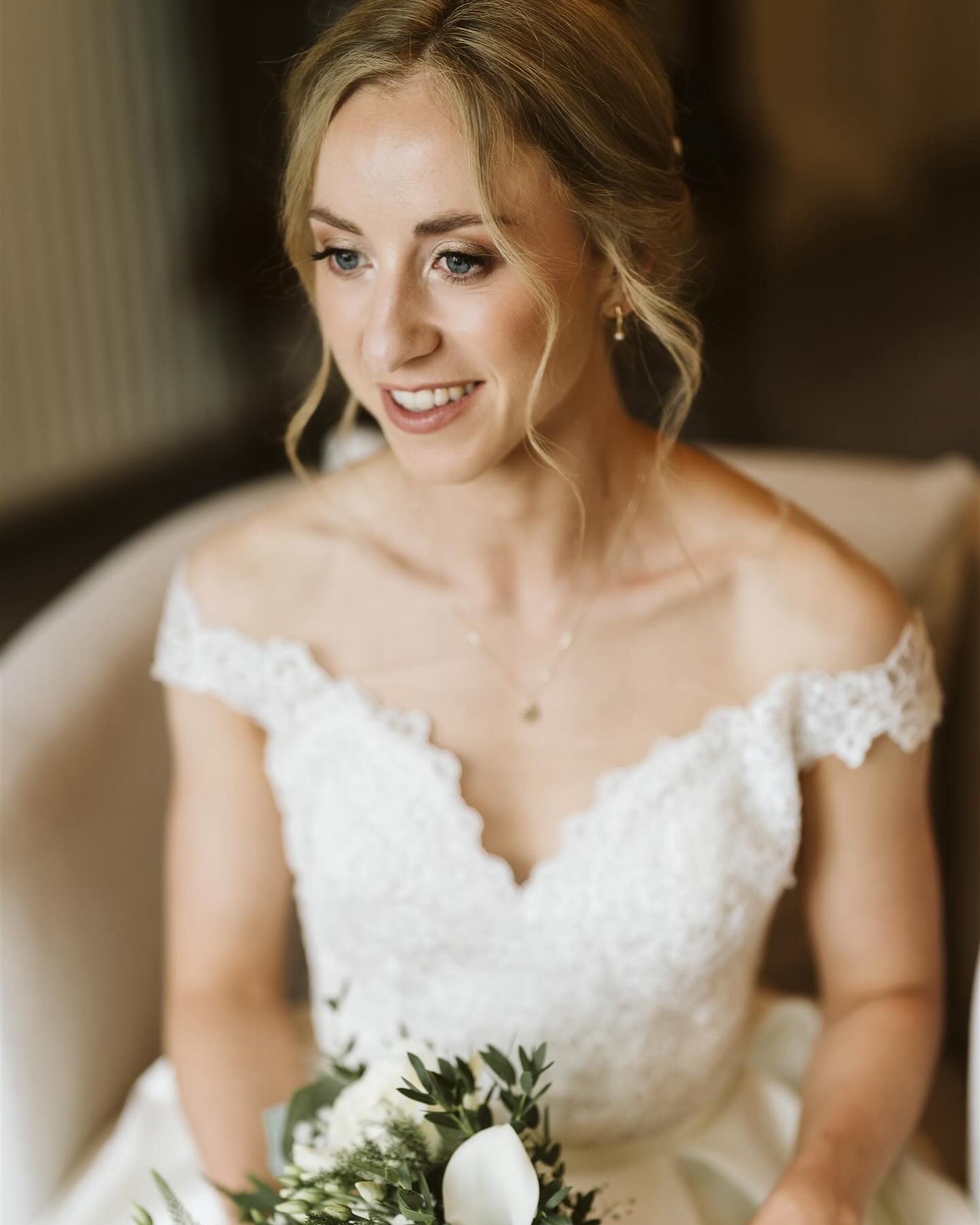 I canât believe itâs a year ago that my beautiful bride Felicity married Tom @Highley_manor_sussex. One of my top 10 dresses for sure! Felicityâs makeup vibe was all about the smokey champagne shimmer eyes, a beautiful focal point making her stunning blue eyes more vibrant than ever!
Photo credit @adam.harvey.photography
Venue @highley_manor_sussex
Hair @jen.secretgarden.salon
Flowers @wildflowerstudio1
Dress @ag_bridal
#NaturalBride #WeddingDayGlow #MakeupArtist #WeddingInspiration
#sussexweddingvenue #surreyweddings #surreyweddingvenue #sussexmakeupartist #surreymakeupartist #hampshiremakeupartist #bridalmakeup #sussexweddings #surreyweddingvendors #sussexweddingsuppliers #surreyweddingvendors #bridalmakeup #naturalbridalmakeup #weddingmakeup #bridalbeauty #BridalLook #HampshireWeddings