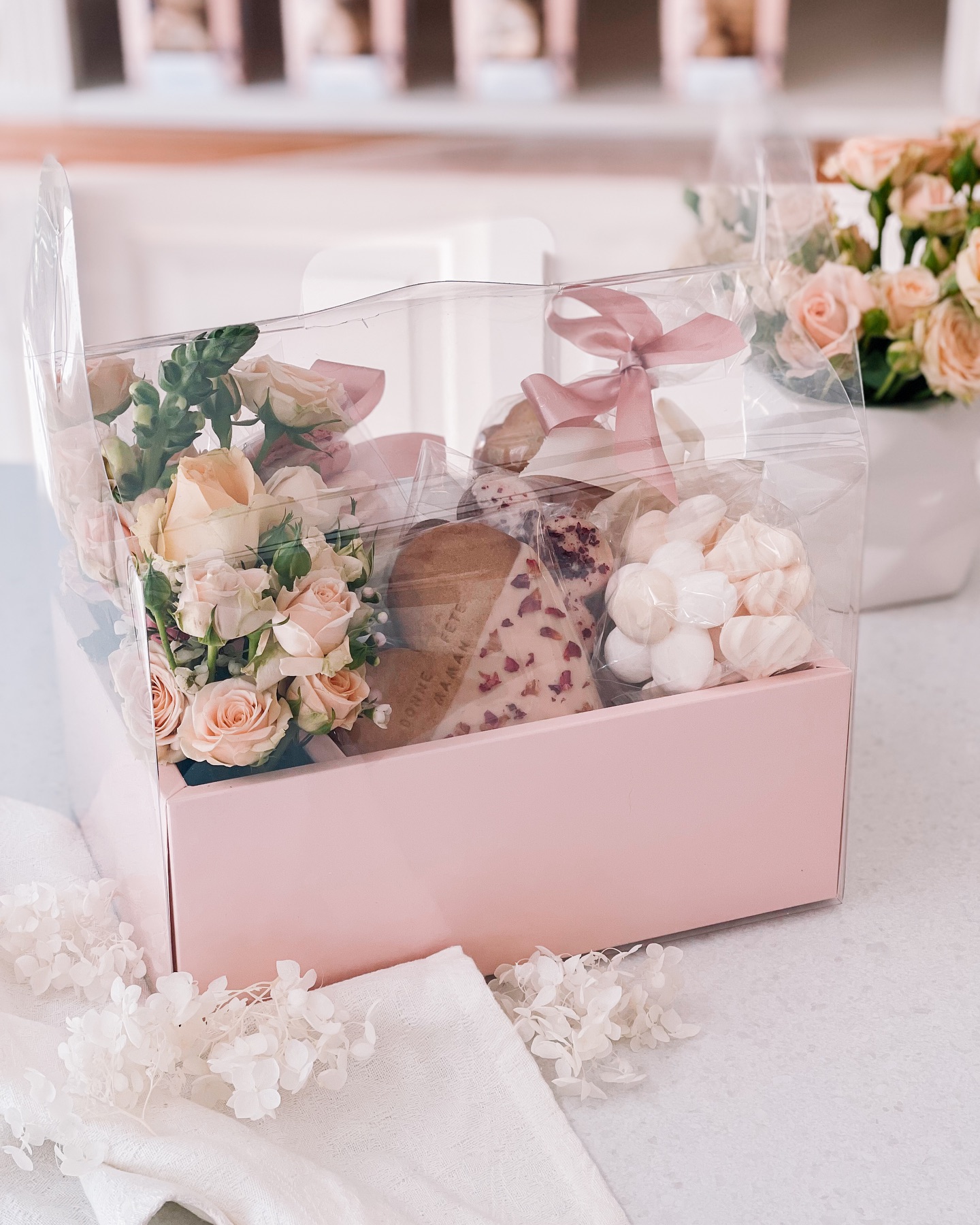 Le panier de fête des mères est de retour 🥰
Infos et commandes via fleurdesucre.be/fetedesmeres