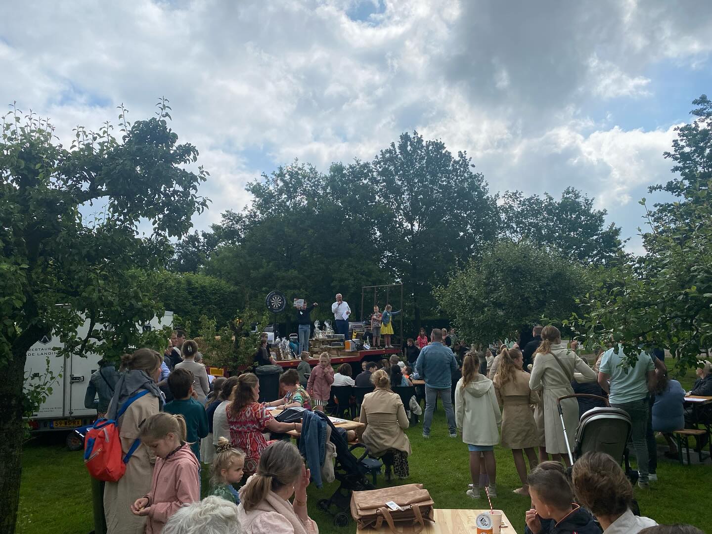 Geweldig leuke veiling, komt dat zien. Wesselseweg 149 Kootwijkerbroek. 🅿️ Parkeren aub op het terrein van Pollotrans! Ingang: De standerd 15.