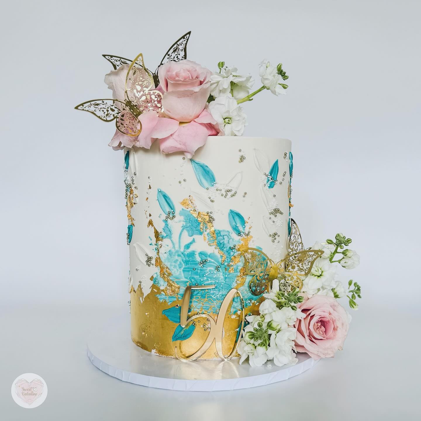 Roses and Butterflies for this surprise 50th birthday cake 🩷🩷
.
.
.
.
#cakedecorating #cakestyle #cakeart #igcakes #buttercream #pipingskills #leeds #westyorkshire #leedsbaker #homebaker #tiercake #weddingcakesideas #weddingcake #weddingcakedesign #bespokeweddingcakes #weddingcakeinspiration #prettyweddingcakes #texturecake #uniqueweddingcakes #weddingcakeinspo #whiteweddingcake #whitecake #texturedcake #celebrationcakes #rosecake #50thbirthdaycake