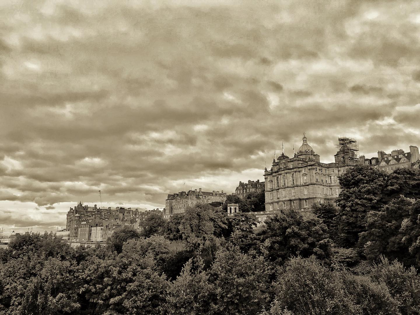 Edinburgh. Striking city. Home to wonderful people and the Fringe Festival. Honored to visit and share a taste with you. #edinburgh #edinburghfringefestival #blackandwhitephotography #cityscapes #fineartphotography