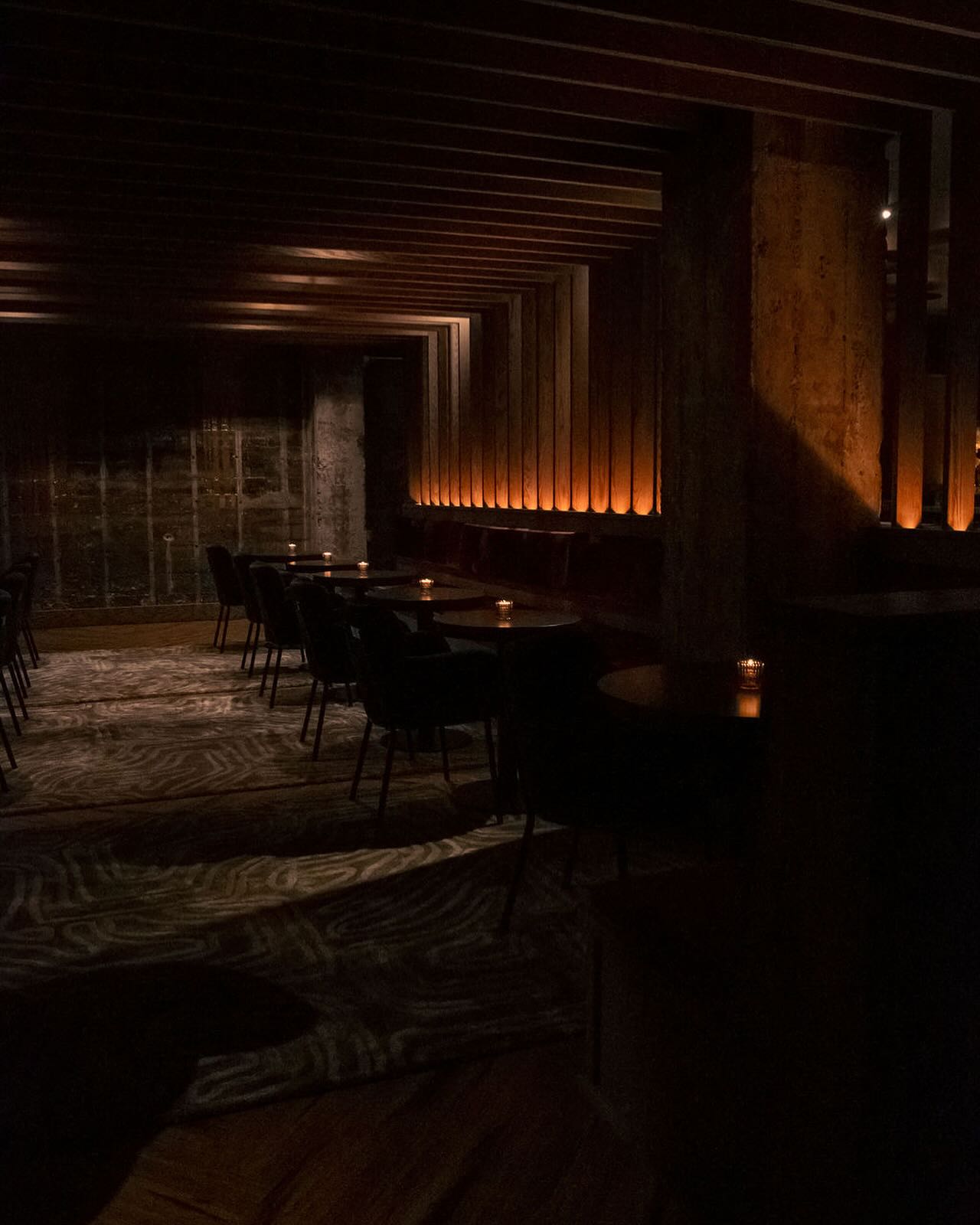 🎬✨ Red Velvet Dreams
Nestle into the rich red cushions of our Sutter Cinema Nook and enjoy an evening of intimate vibes and cozy comfort.
#PersonaVibes #SutterCinema #CozyNook #IntimateEvenings #NightOut