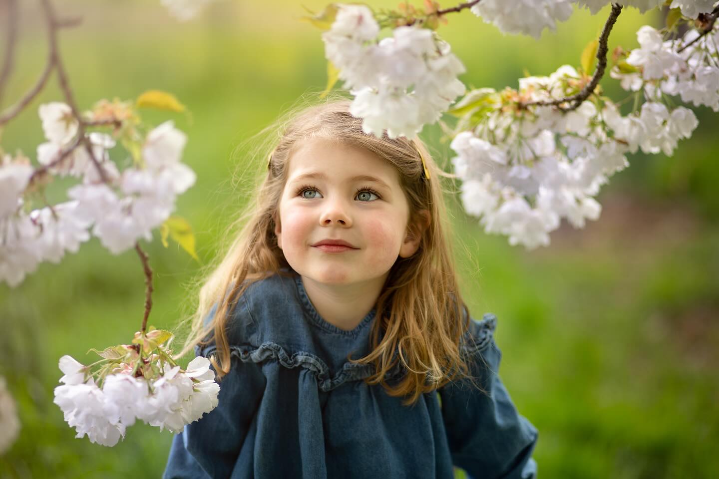 Throwback to some blossom photos I took last year. I hope to capture some this year if it stops raining 🌧️ I’ve had my eye on this one tree for the last three years and never managed to get it. Watch this space.
.
.
.
.
#sjrichardsonphotography #familyphotographer #blossomphotoshoot #oxfordphotographer #springphotoshoot