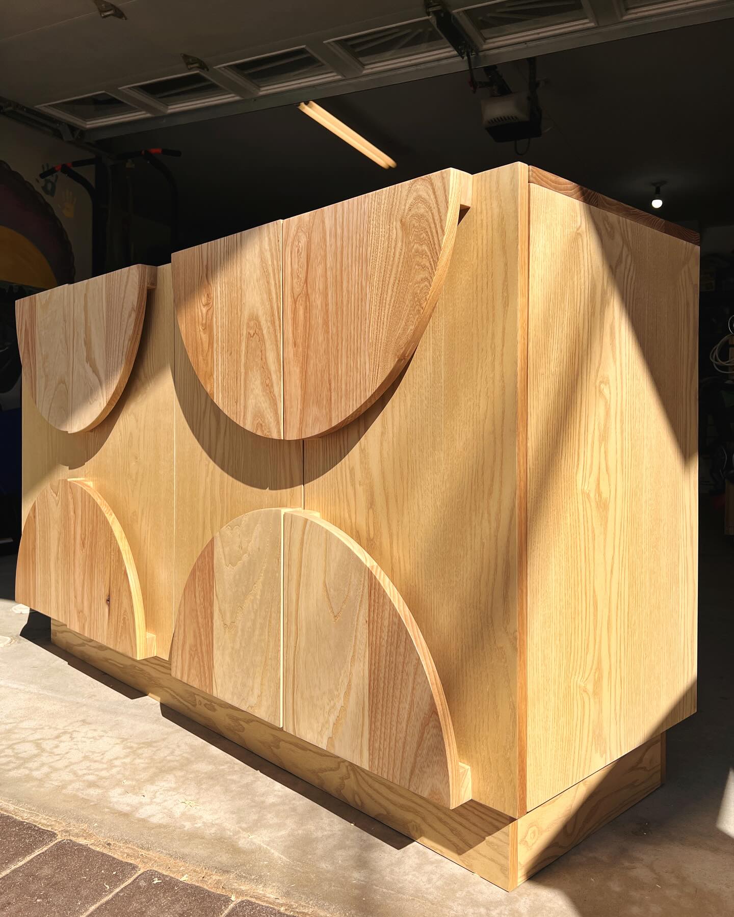 Super stoked to share this build with you! Taking on and adapting new designs is always a challenge that we embrace 🧡☺️
#pathdesign #pathdesignco #followyourpath #woodworking #woodworkingcommunity #custommade #customfurniture #hardwood