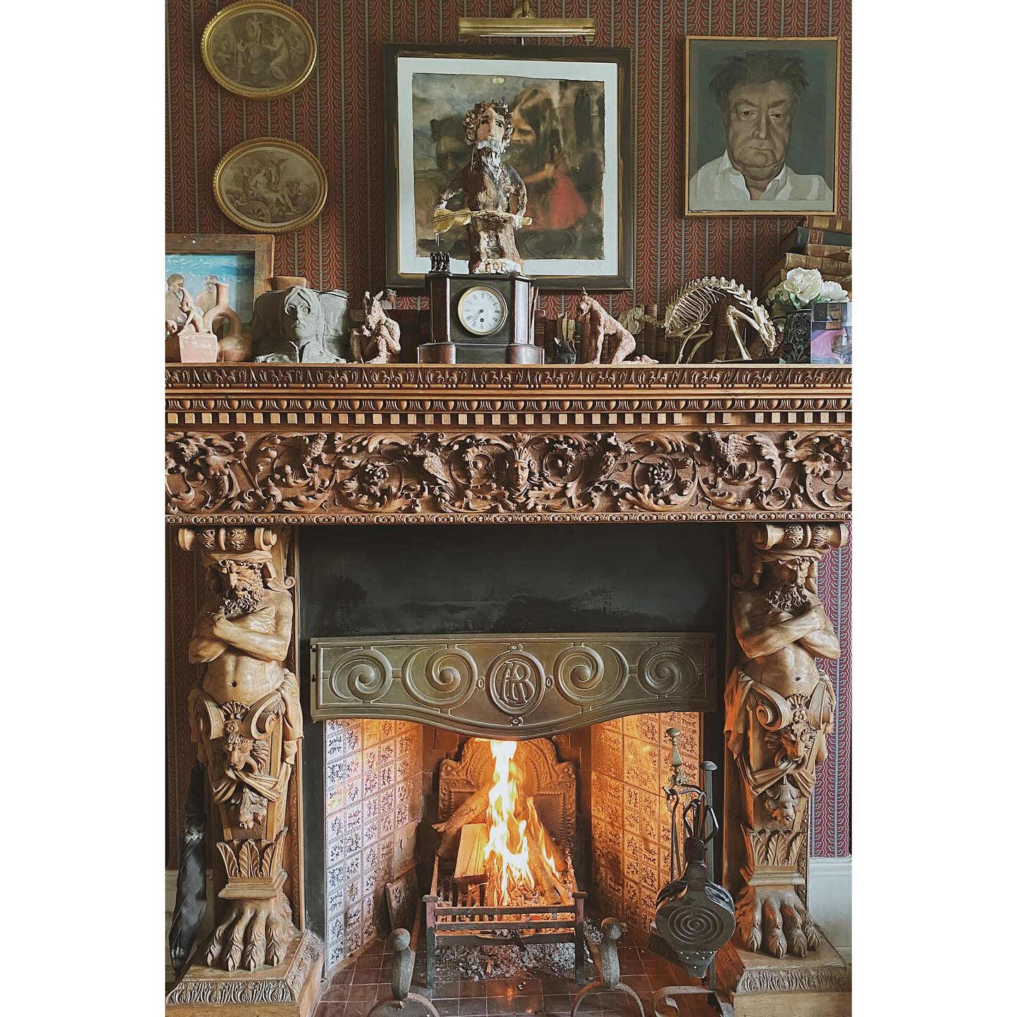 Happy 1st December! 🎄
We’re feeling all cosy here at Symondsbury Manor with the fire roaring to keep us warm ✨
Hope everyone has a lovely weekend ☺️
#symondsburymanor #symondsbury #dorset #bridportholidays #bridportlife #bridportdorset #jurrasiccoast #dorsetcoast #dorsetholidays #countryholidays #countryholidaysuk #englishmanorhouse #englishmanors #englishmanor #englishmanorhousestyle #selfcateringaccommodation #selfcateringholidays #selfcateringholidaysuk #selfcateringholidaysdorset #dorsetholidays #uniqueholidayrentals #uniquehomestays #holidayrentalsuk #manorhouse #uniquehomestays #fireplace #openfire #cosyliving