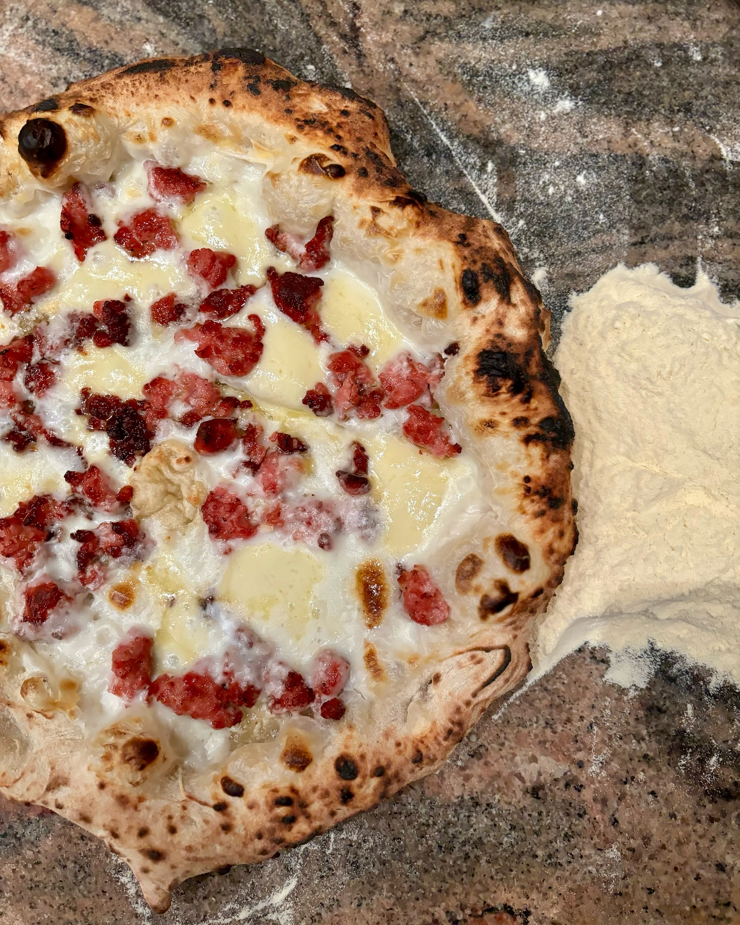 our new one: crema di pecorino x salsiccia
#pizza #pizzanapoletana #pizzalover #pizzatime #pizza #pizzaiolo
