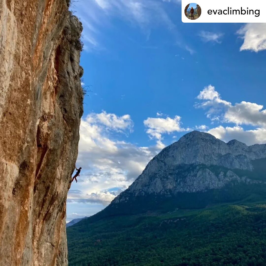 Posted @withregram • @evaclimbing Time travels fast when you’re having a blast! My two months in Turkey are over 🦃. I’m grateful for the amazing time filled with paradise-like climbs and lovely people. Climbing is awesome, but the people I shared all these moments with, made it a trip to never forget. I came to Turkey with high hopes and a lot of lead climbing fear, and I leave this place with a full heart, newfound confidence and a route bucketlist longer than my arm 🐒.
Although the highlights of this trip are countless, here are some of them 😊
Didn’t have photos of everyone, but I’m excited to have met you all! 💜 @amuerteclimbing @meshelly___murray @mayashahor @just_another_anna @juul.tjuh @nickisimon @ellswalk @flyinggoatcamp @coyaclimbs @ahmtgunr @eren.mucahit @florientino