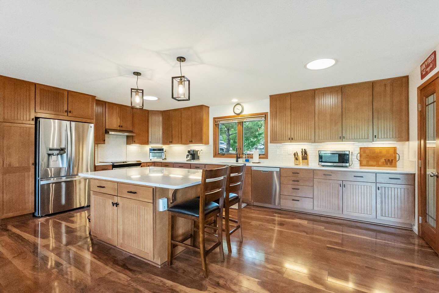 Don’t let cleaning chores weight you down. Our team is here to lift the burden and leave your home sparkling like never before.
#reno #laketahoe #cleaningmotivation #cleaners