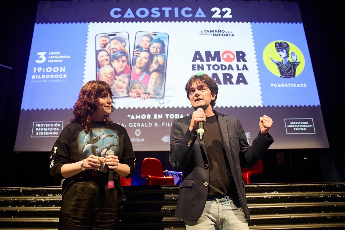 Preestreno de “Amor en toda la cara” (@amorentodalacara) en el festival de @caostica_bilbao celebrado el lunes 3 de junio en@bilborock.
Coloquio con su director, guionista y actor protagonista @geraldbfillmore y con la actriz @melagreenh.
Actividad realizada en colaboración con @zinebifilmfest.
-Primera proyección de Sección Oficial.
Fotos de @nitya.lopez y @txarli.
Todas las fotos en nuestro perfil de Facebook.
-Aurrestreinaldi “Amor en toda la cara” Gerald B. Fillmore eta
Mela Green-ekin.
-Caostica 22.ren Atal Ofizialaren Proiekzioa.
-Premiere “Amor en toda la cara” with Gerald B. Fillmore and
Mela Green.
-Caostica 22 Official Selection Screening.