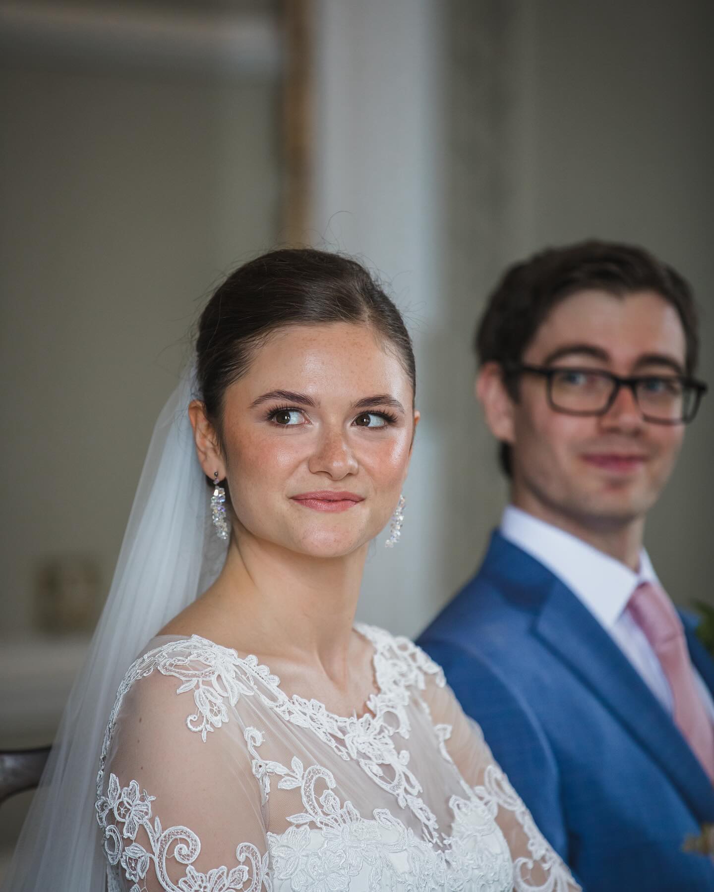 ⨠Radiant, Glowy, and Naturally Beautiful â¨
Creating a bridal look that highlights your natural beauty while adding a touch of luxury is what I specialise in. My stunning bride Ewa is just radiant, showcasing the wonderful balance of luxury and simplicity. Ready to look this stunning on your special day?
đą Send me an enquiry today for your wedding date and letâs start planning your dream bridal makeup. 2025 dates are filling up fast, so donât wait to get in touch!
#BridalMakeup #LuxuryBeauty #NaturalGlow #WeddingDayPerfection
Photo credit @justineclairephoto
Flowers @jackiestreater