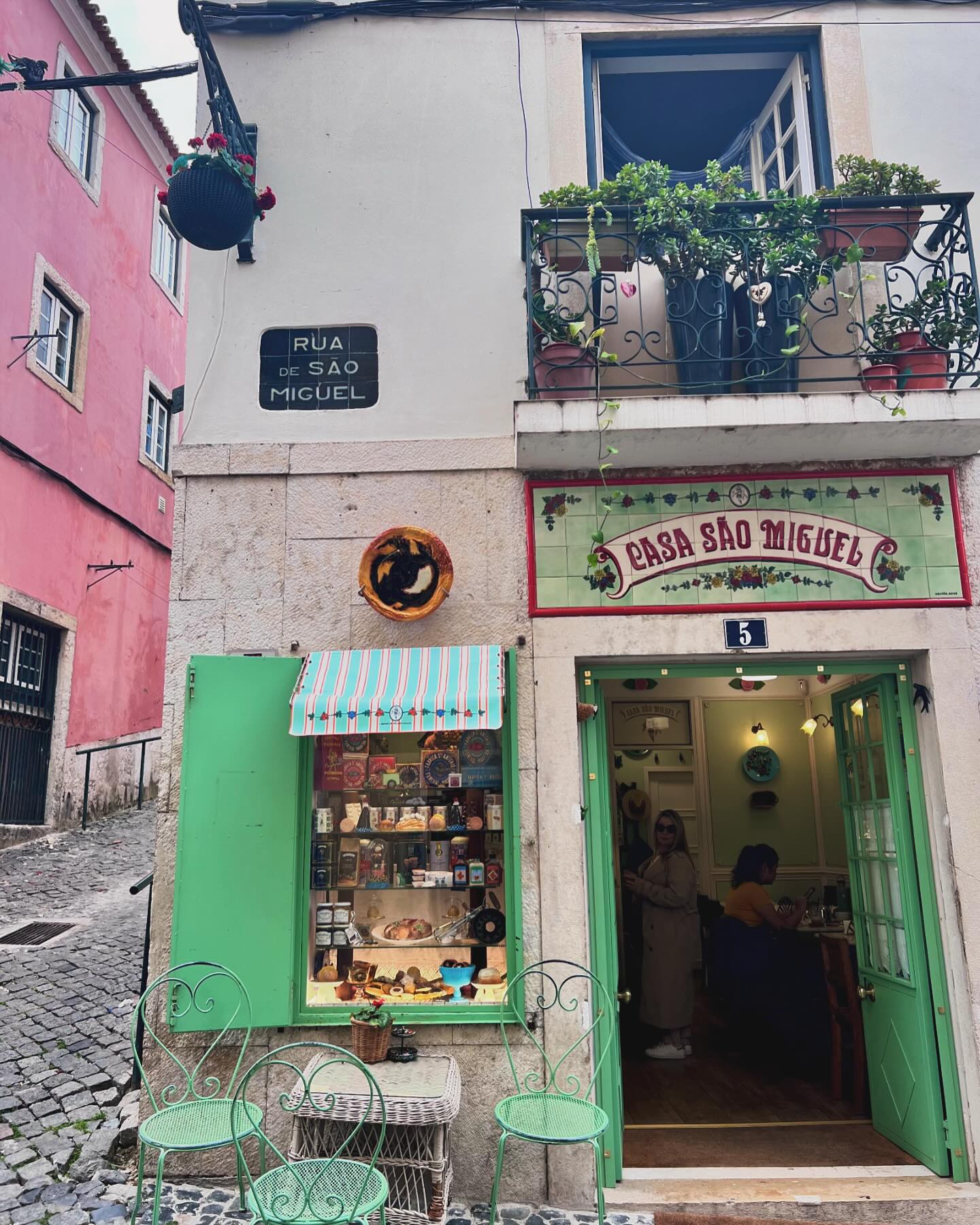 Out of office/roastery 02.04–>09.04. Any orders placed during our break will be sent out on our return.
Obrigado!