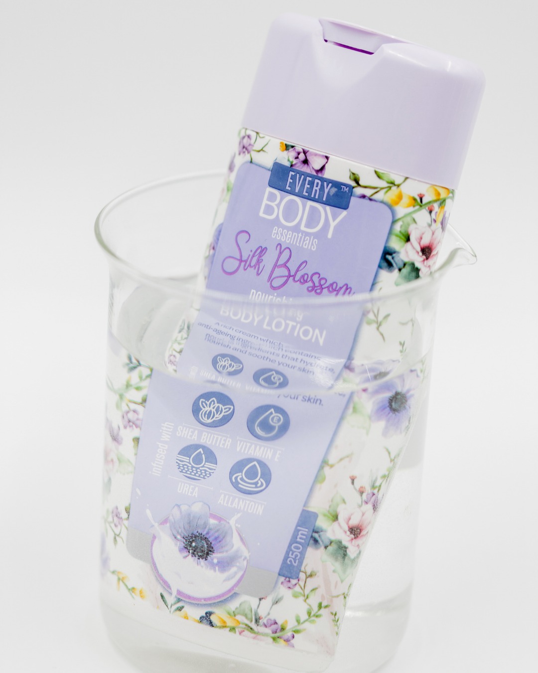 Tired of wasting your money on poor-quality products that don't work? Same, girl 🙅🏻♀️
That's why we collaborate with derms and pharmacists to develop quality formulations that deliver real results 🔬
We aren't just a skincare brand; we're a skincare brand that actually cares about skin science and the health of your skin.
#skincareforall #everybodyessentials #essentialskincare #skincarebrand #skinwellness #skincarethatcares #southafricanskincare #bodycare #bodycareproducts #dermatologicallytested #skinscience #affordableskincare #simpleskincare #qualityskincare #skinhealth