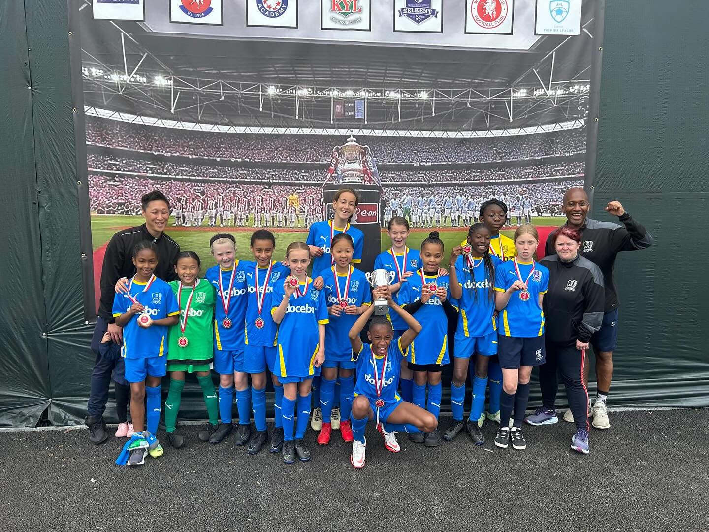 @afclewisham_raiders_girls attended the Welling U11 & U12 tournament and left with another trophy! 🏆