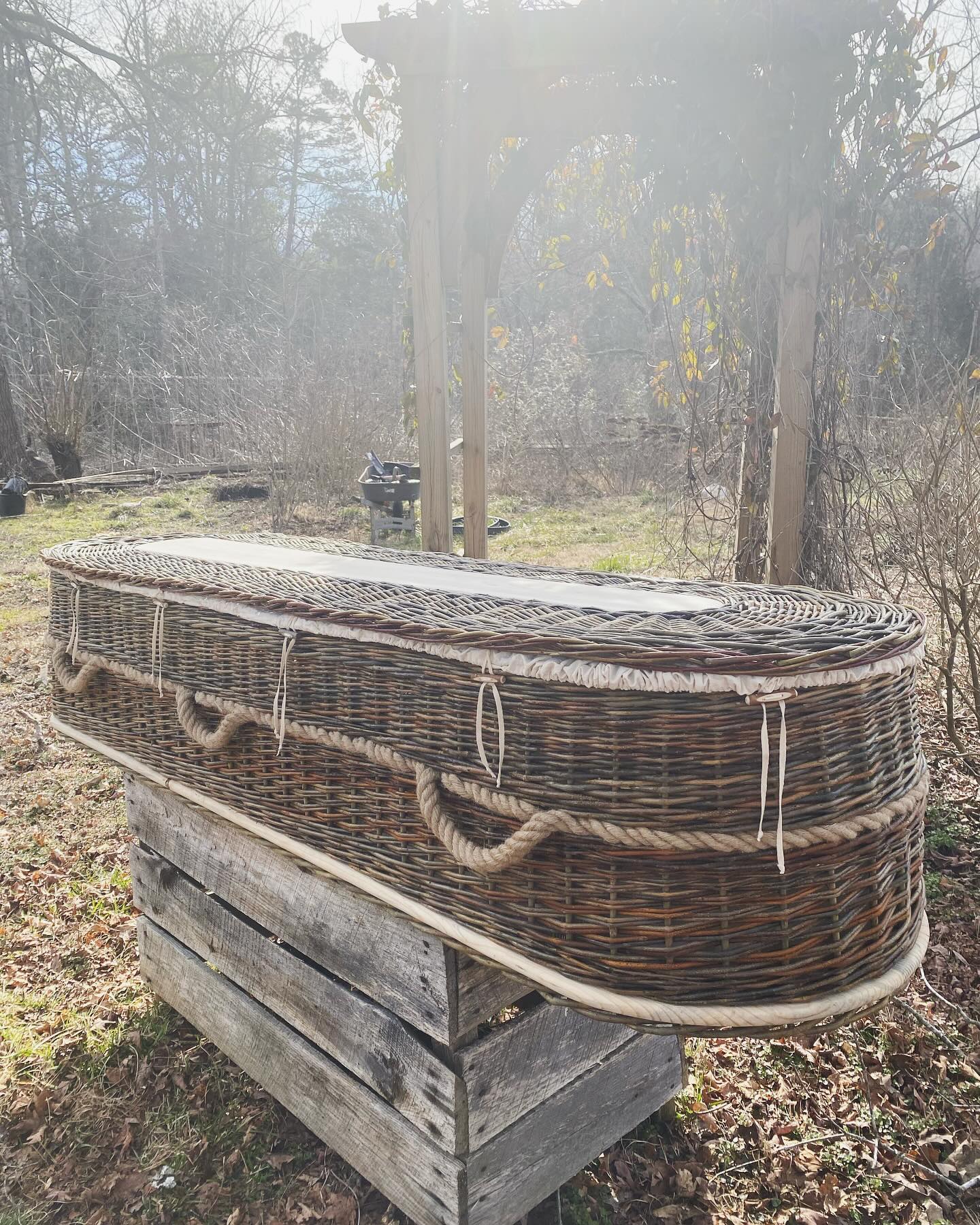 Heading out to Bluestem Conservation Cemetery on a misty February morning. The lid has a border woven with freshly harvested willow cut from our field, the brighter colors remind me of a rainbow 🌈 . I didn’t get to meet the person who will be carried into the earth in it, but his family shared a little bit about him and his love of nature and work as a champion for the environment, and as I was weaving I found myself wanting to tell him all about the willow and how it’s grown, the sustainability and beauty of this amazing plant. Feeling deep gratitude for folks like him and all the volunteers out at Bluestem today, hands in the dirt, making a better way.
#willowcasket #greenburial #sustainability #environment #conservation #earthlove #naturalburial #conservationburial #willow #salix #handmade #handwoven #bluestem #durham #sustainablebusiness #appalachiangrown #greenfootprint #loveyourmother🌎