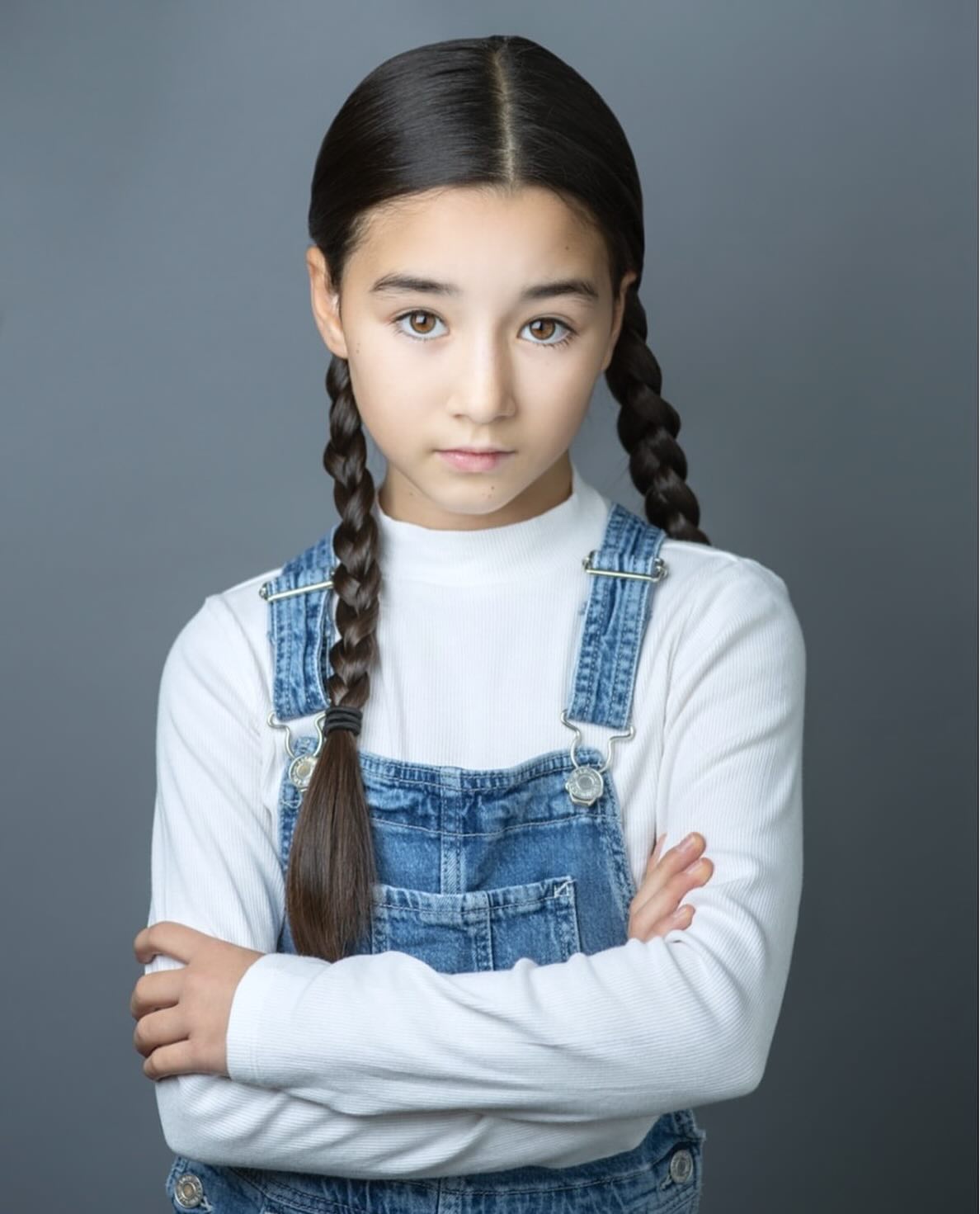 Very grateful to receive this awesome review from a cherished client who is smashing it in Hollywood! This talented little lady is currently gracing our screens in Netflix’s 3 Body Problem. She’s landed several major TV roles and was the original voice to one of the Peppa Pig characters. So proud!
“Eve has learned several accents with Marianne which has helped prepare her for auditions and professional work. She has previously received positive feedback from casting directors who have commented on how authentic she sounds. When booking professional work which needed an RP accent, Eve did not require assistance from the accent coach that was provided for the role, as Eve was already proficient, thanks to Mariannes teaching.
We would always use Marianne for any future accents and have recommended her to other friends in the industry.“
Jen Maes, Mum to Eve
#childstar #talent #dialectcoach #voicecoaching #happyclient