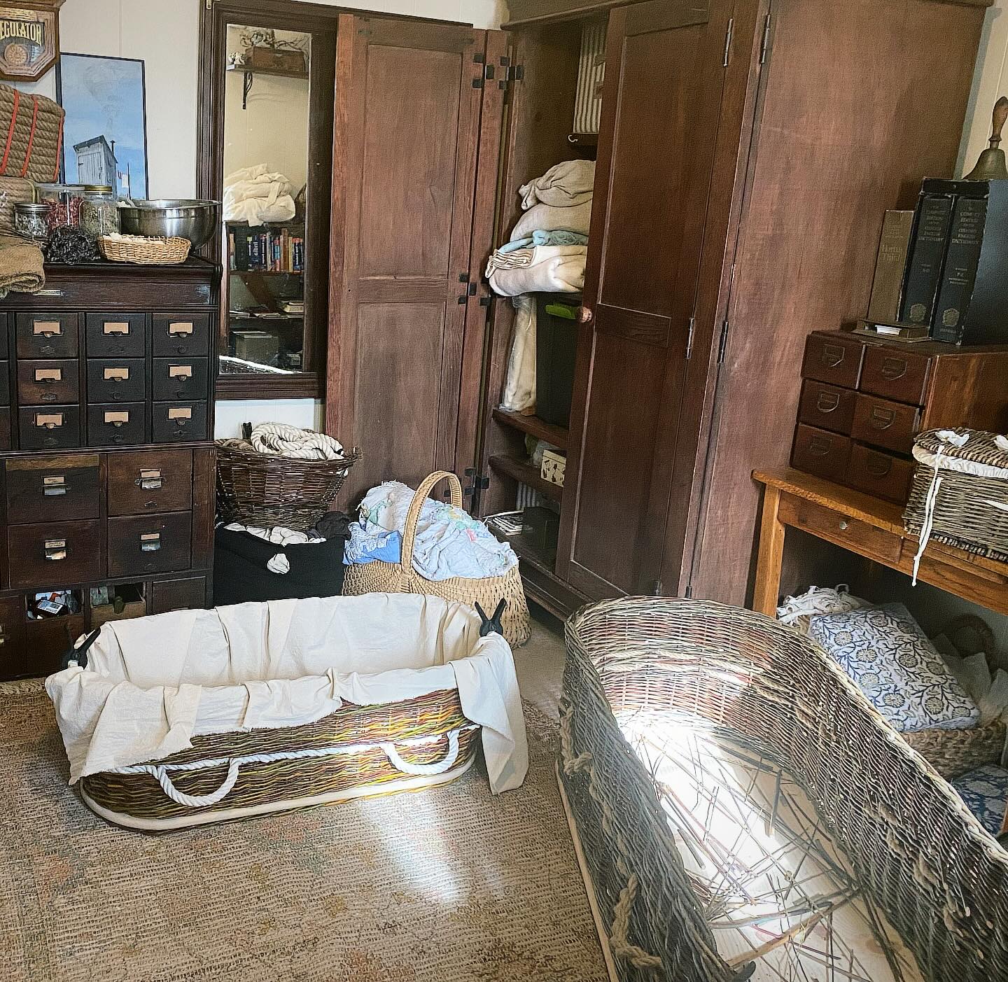 Beams of light coming into the sewing room on a cloudy day….
#willowcasket #sewingroom #workshop #willowbasketweaving #naturalburial #casketmaker #handmade #madewothlove #appalachiangrown #appalachia #wnc