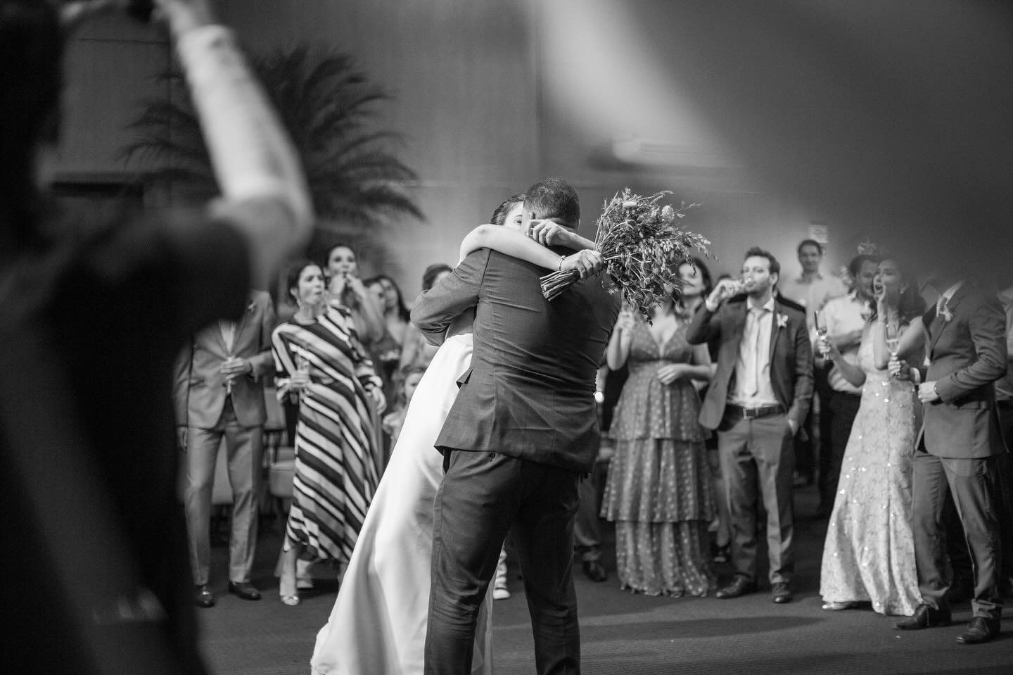 I have been to a lot of weddings around the world but I must admit the ones in Brazil are different. Very different. It feels more like a Festival weekend with your friends. And honestly I love it. There is not much of an agenda than the 1 hour ceremony. No games no speeches no seated food just fun. #wedding #brasil #casamento #casamentoperfeito #itu